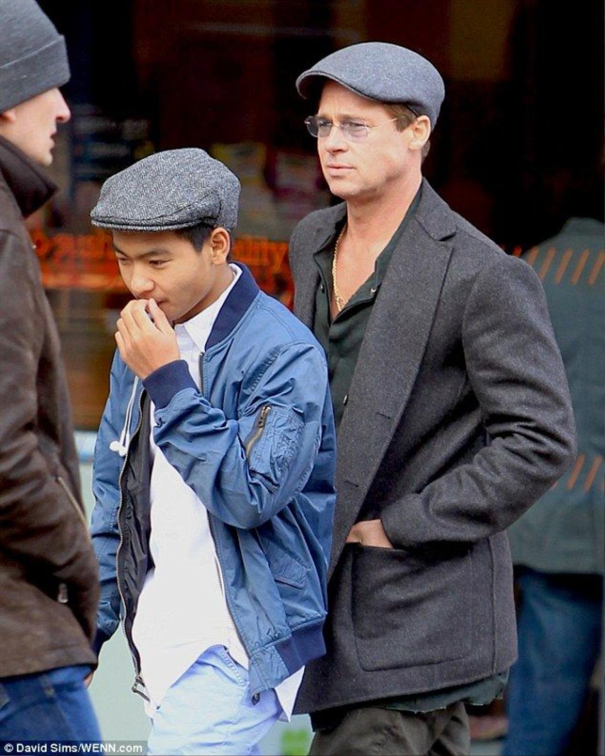 Brad Pitt và cậu con trai Maddox.