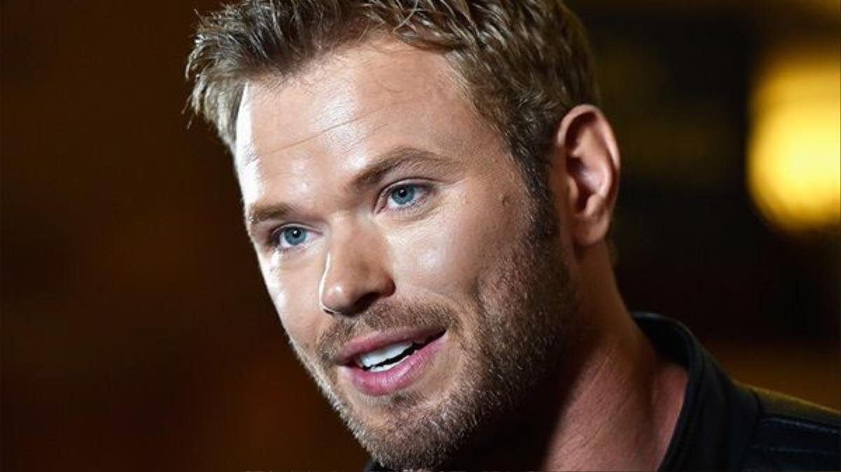 Kellan Lutz mang nét đẹp nam tính, mạnh mẽ.