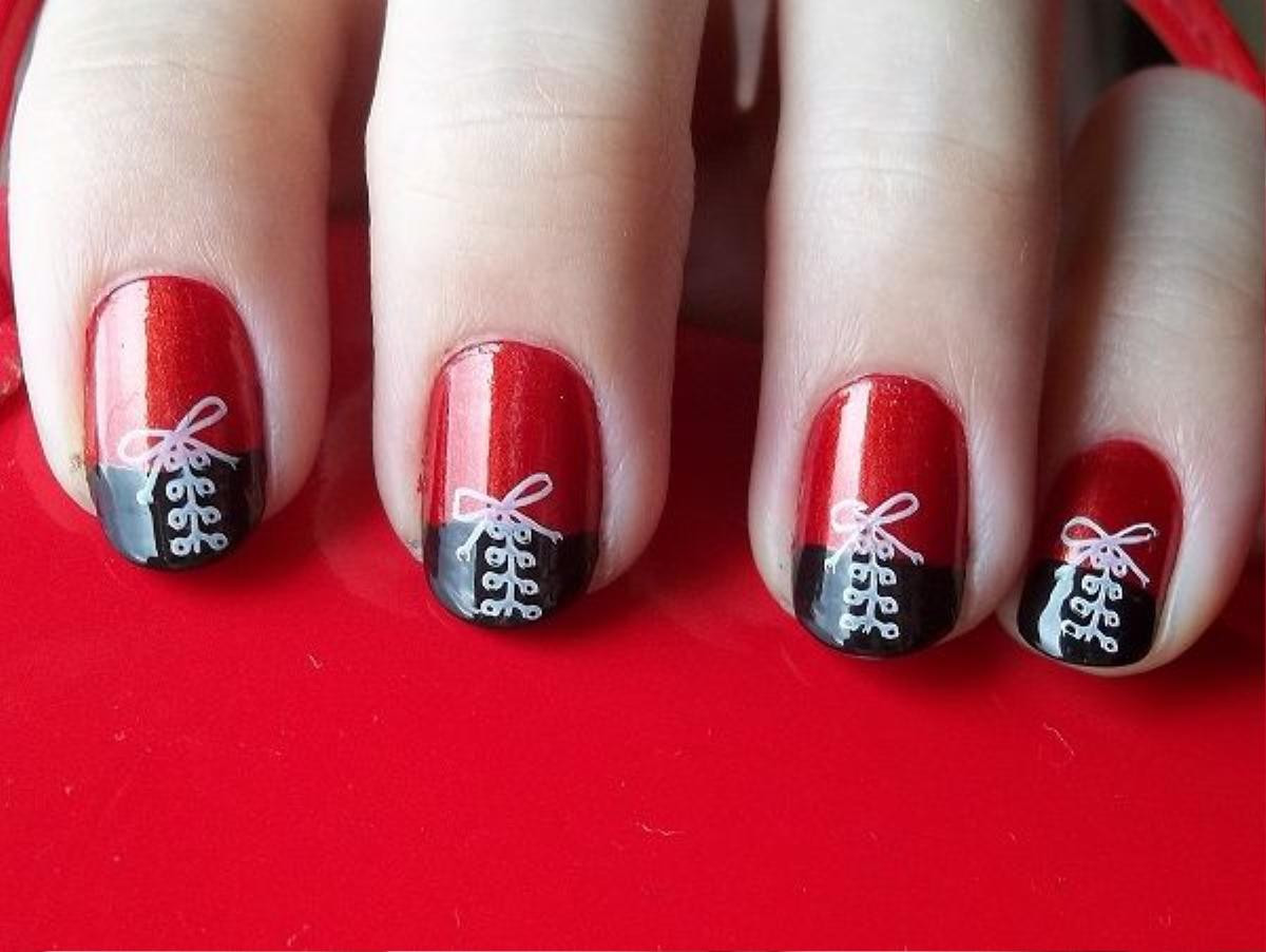 red-and-black-nails-with-shoe-lace-design