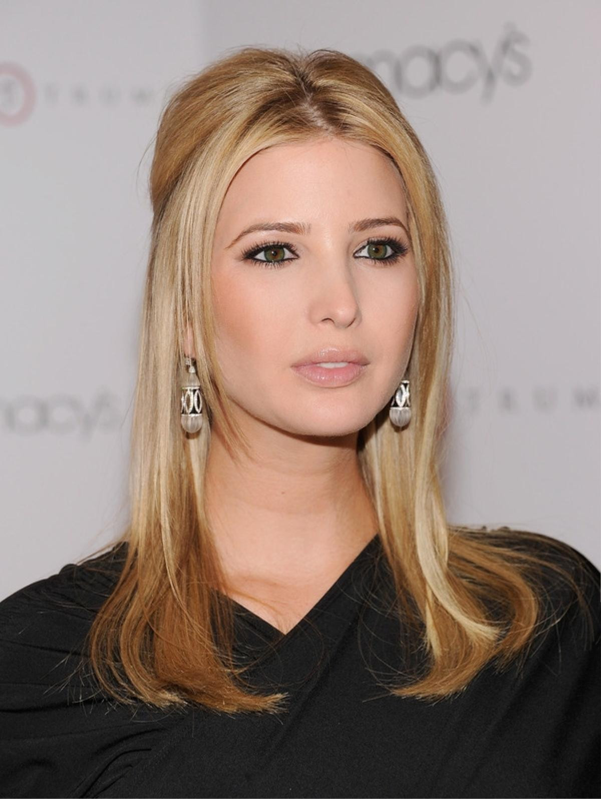 ivanka-tro-thu-xinh-dep-hap-dan-dang-sau-chien-thang-cua-donald-trump-35-202420