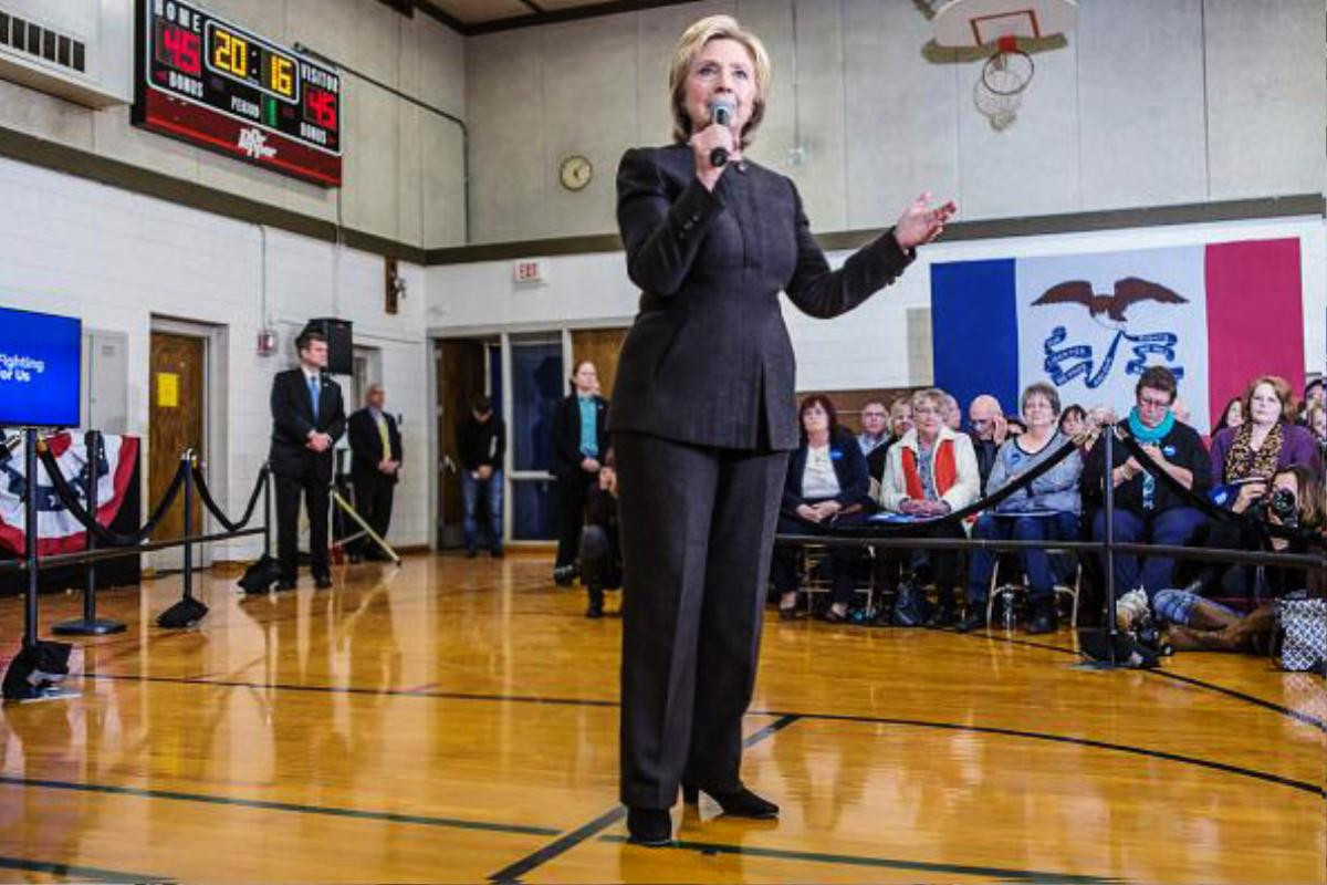 KNOXVILLE, IA - JANUARY 25: Democratic presidential candidate Hillary Clinton speaks at a campaign event on January 25, 2016 in Knoxville, Iowa. The Democratic and Republican Iowa Caucuses, the first step in nominating a presidential candidate from each party, will take place on February 1. (Photo by Brendan Hoffman/Getty Images)