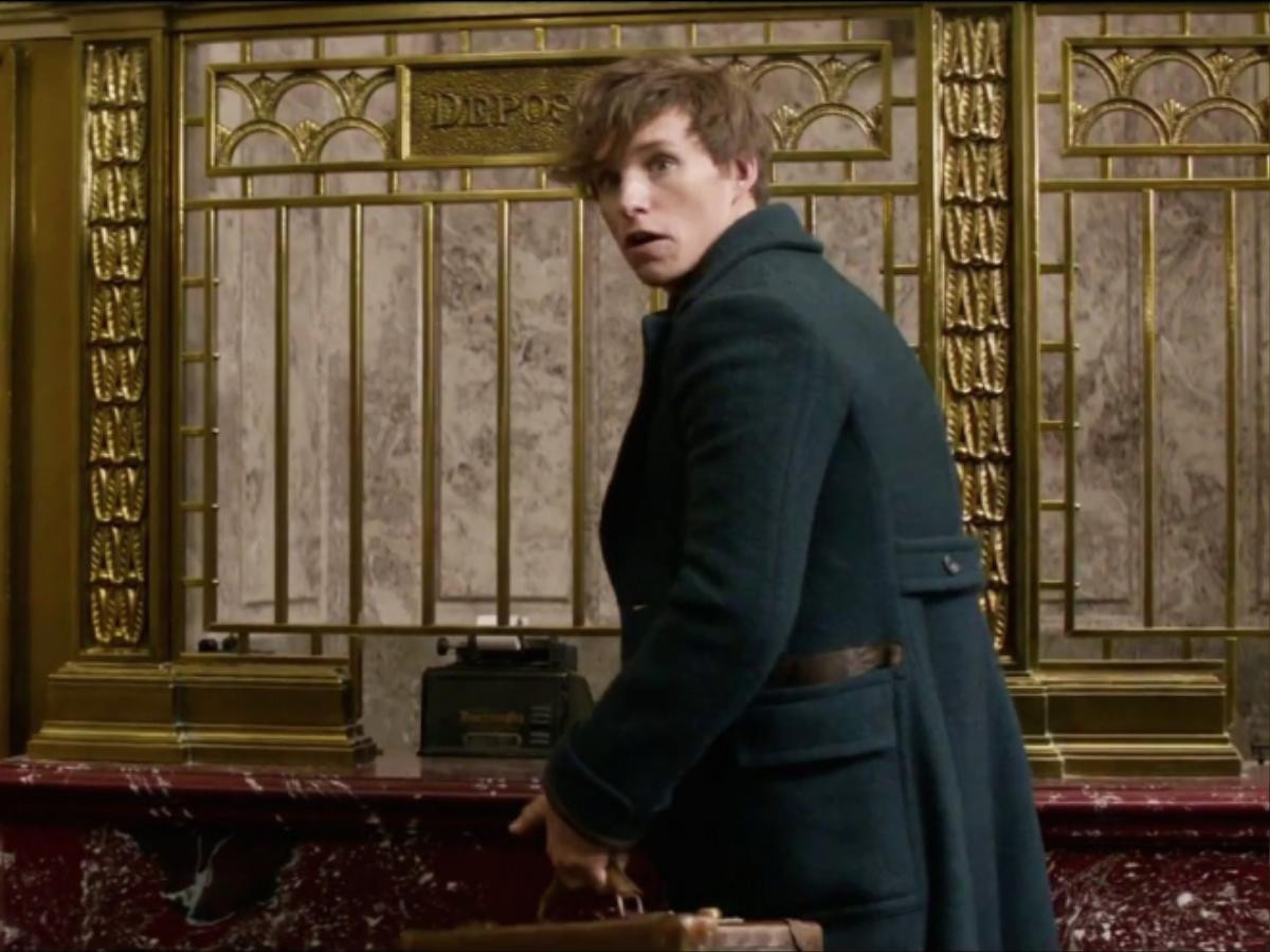 eddie-redmayne-newt-scamander-fantastic-beasts-trailer-screeshot-png