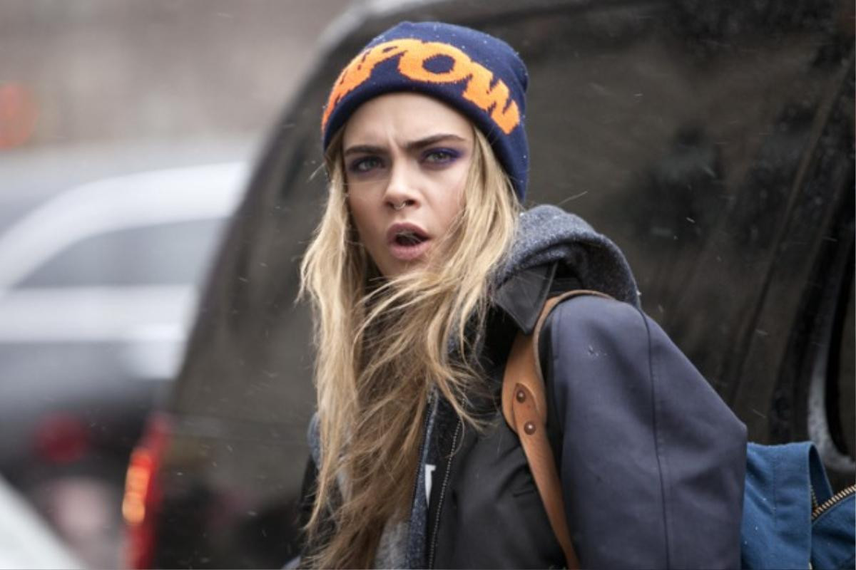 kapow-beanie-cara-delevingne-purple-beanie-pom-pom-green-mira-duma-street-style-nyc