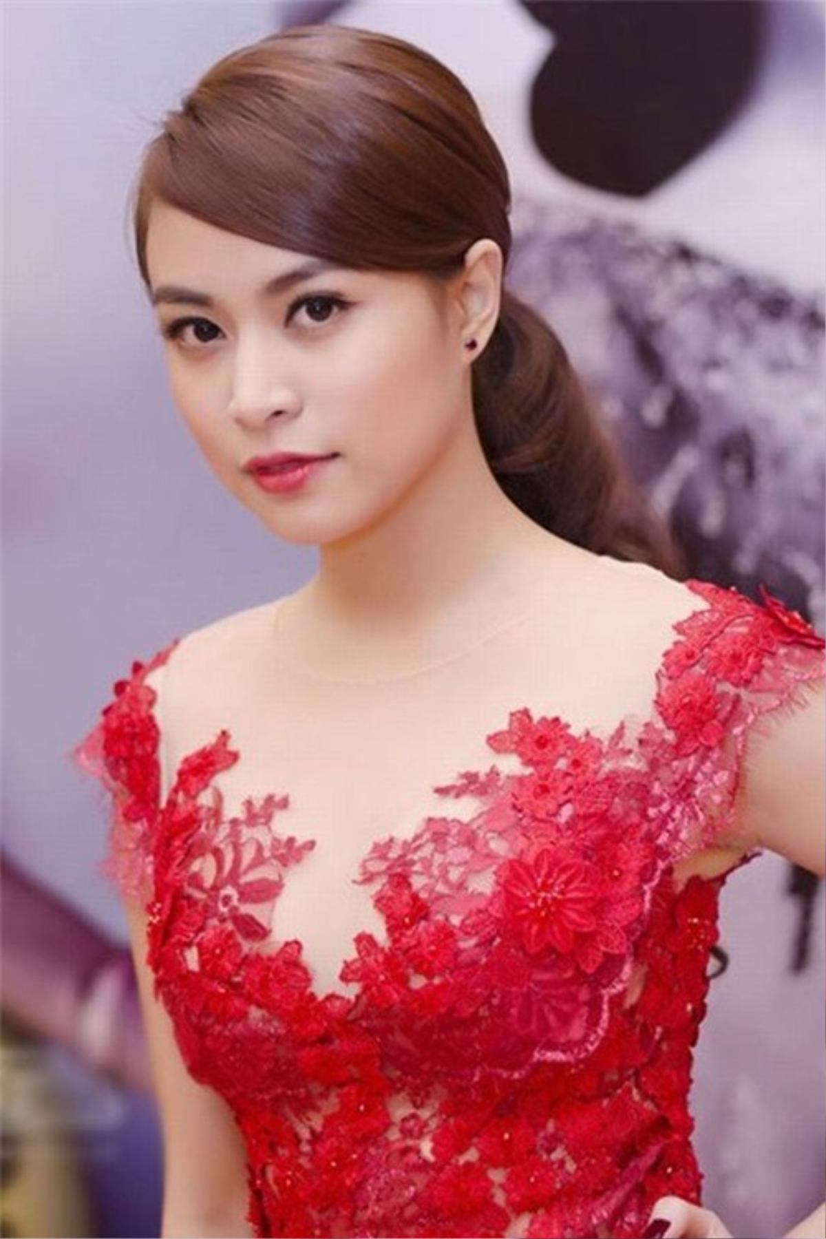 1439181600-hoang-thuy-linh-lot-xac-va-tinh-truong-ben-3-quy-ong-sau-clip-nong3