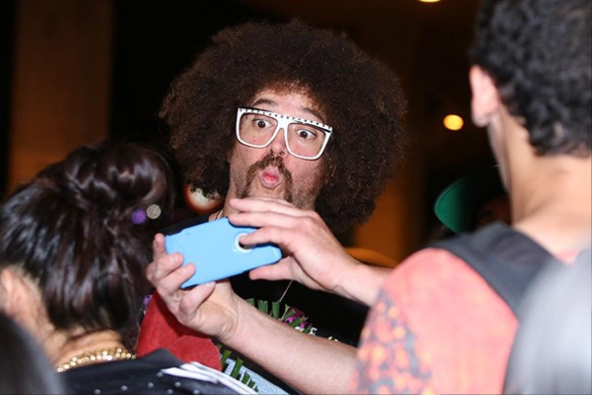 Biểu cảm đáng yêu của Redfoo.