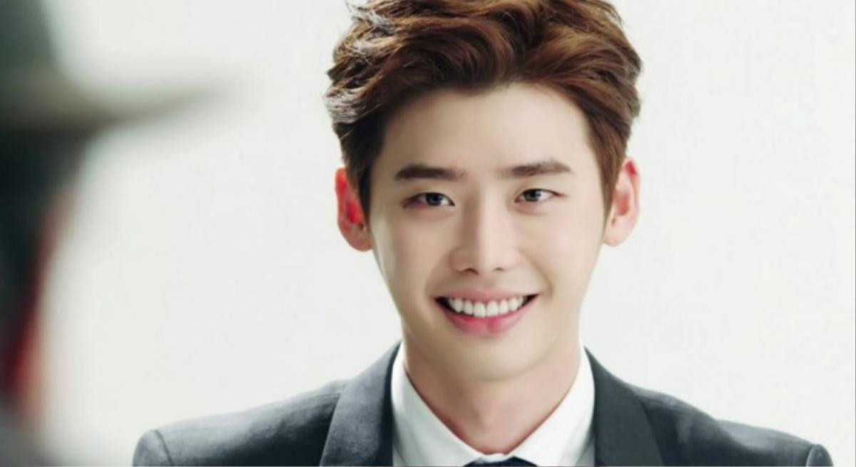 Lee Jong Suk có thể 'đốn gục' trái tim fangirls bất cứ lúc nào.