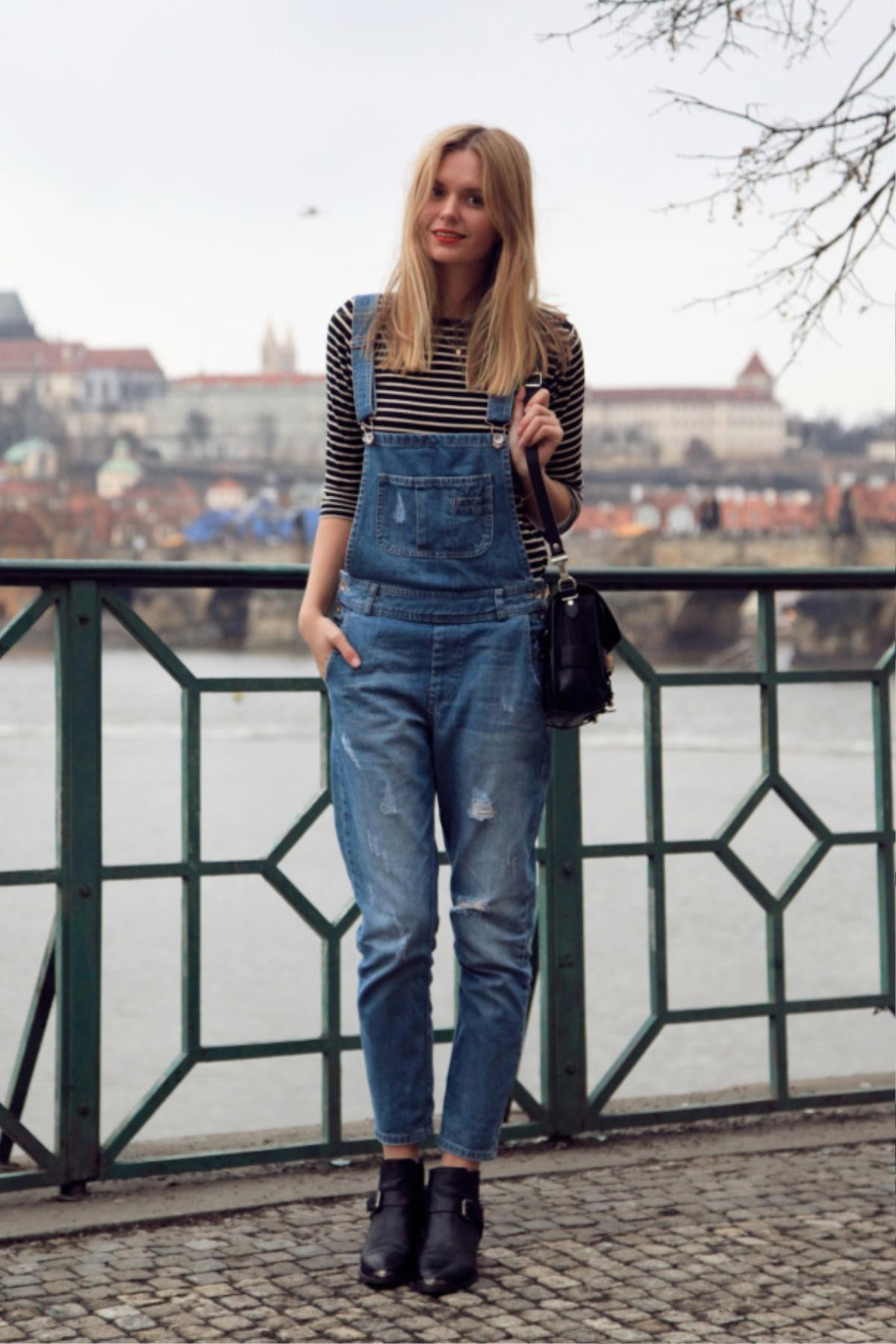 how-to-wear-denim-overalls-8