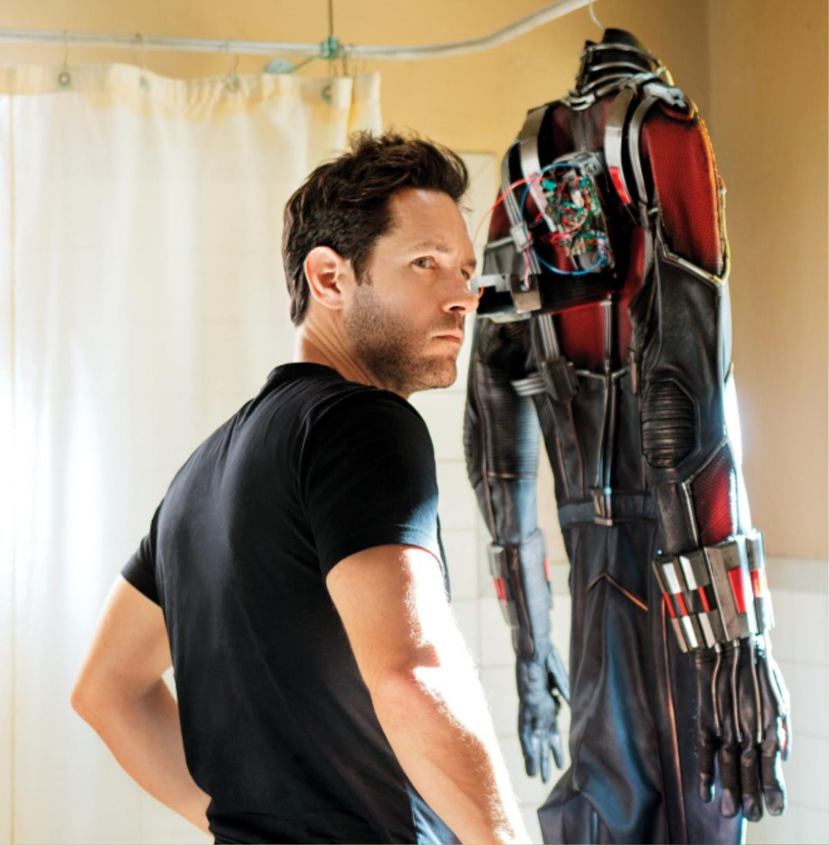 Bộ giáp Ant Man là của riêng anh.