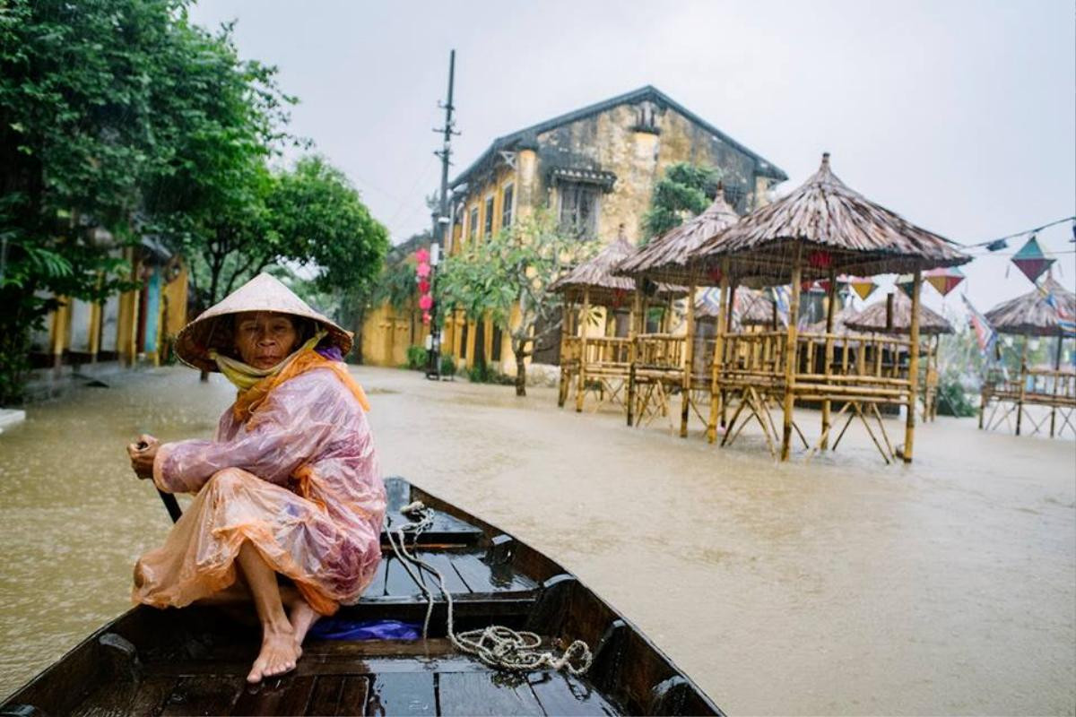 Mưa lũ khiến cuộc sống của người dân ảnh hưởng không nhỏ. Đặc biệt là những hộ dân làm nông nghiệp. Ảnh: Đào Qaung Tuyên