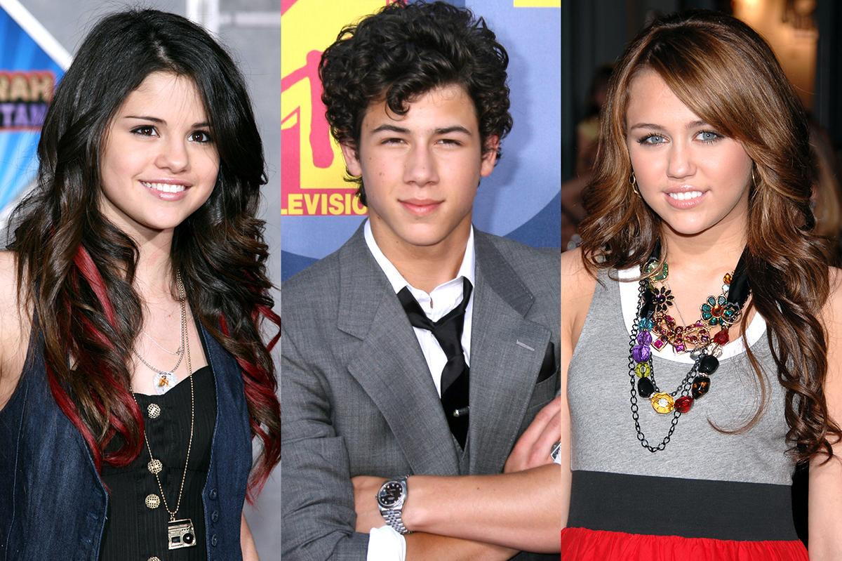 Mối quan hệ giữa Selena Gomez và Nick Jonas cũng là dấu chấm hết cho sự thân thiết giữa Selena và Miley Cyrus. 