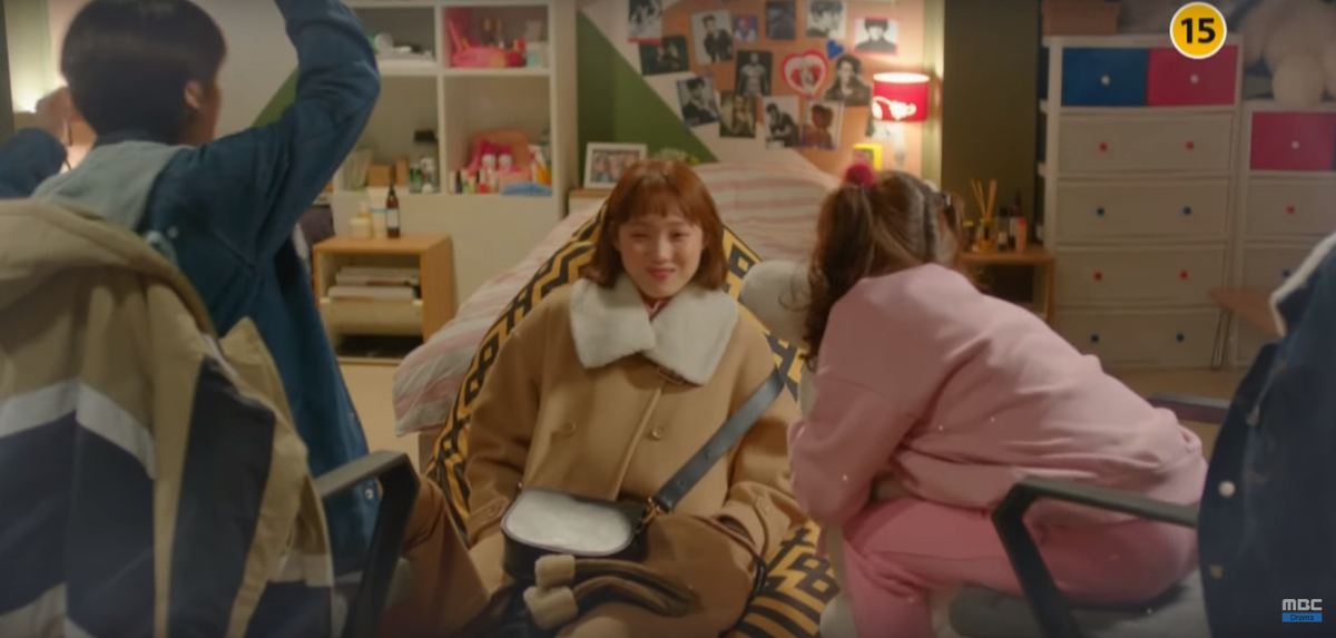 Khoảnh khắc tập 13: Joon Hyung kéo Bok Joo vào lòng để xoa dịu cơn ghen Ảnh 3