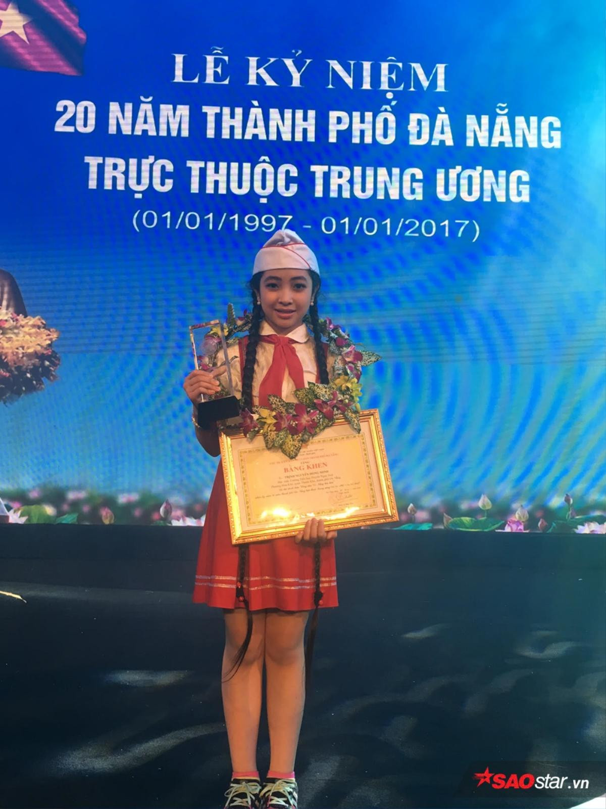 Hồng Minh - Quán quân The Voice Kids 2015 lọt Top 20 công dân tiêu biểu TP Đà Nẵng Ảnh 5