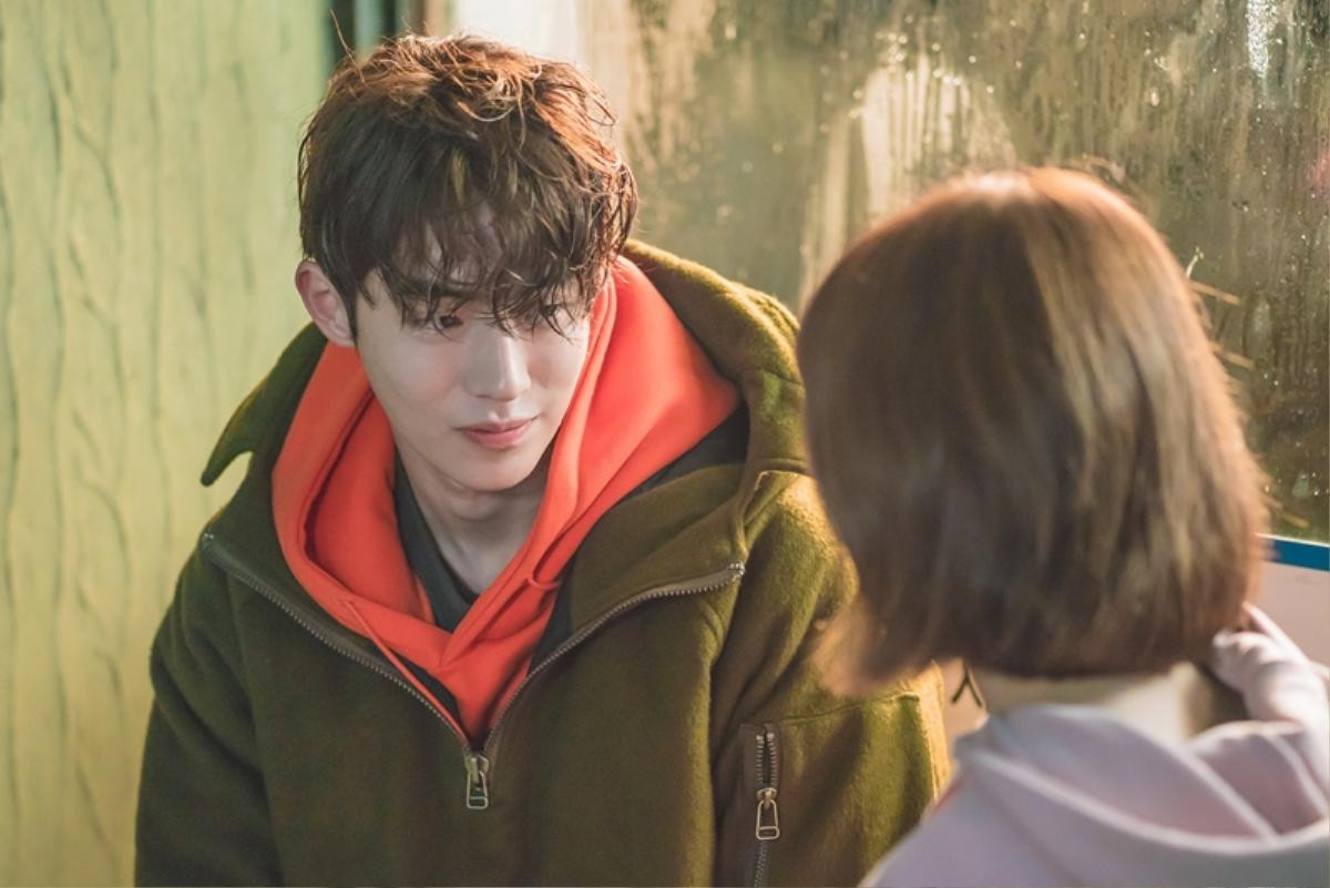 Hơn cả 1 khoảnh khắc, Joon Hyung đã trao lên tay Bok Joo 'nụ hôn hoàng tử' Ảnh 4