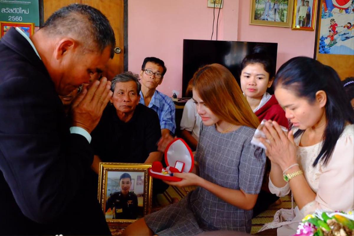 Cô gái Thái xinh đẹp tổ chức lễ đính hôn với người yêu đã mất khiến cộng đồng mạng xót xa Ảnh 17