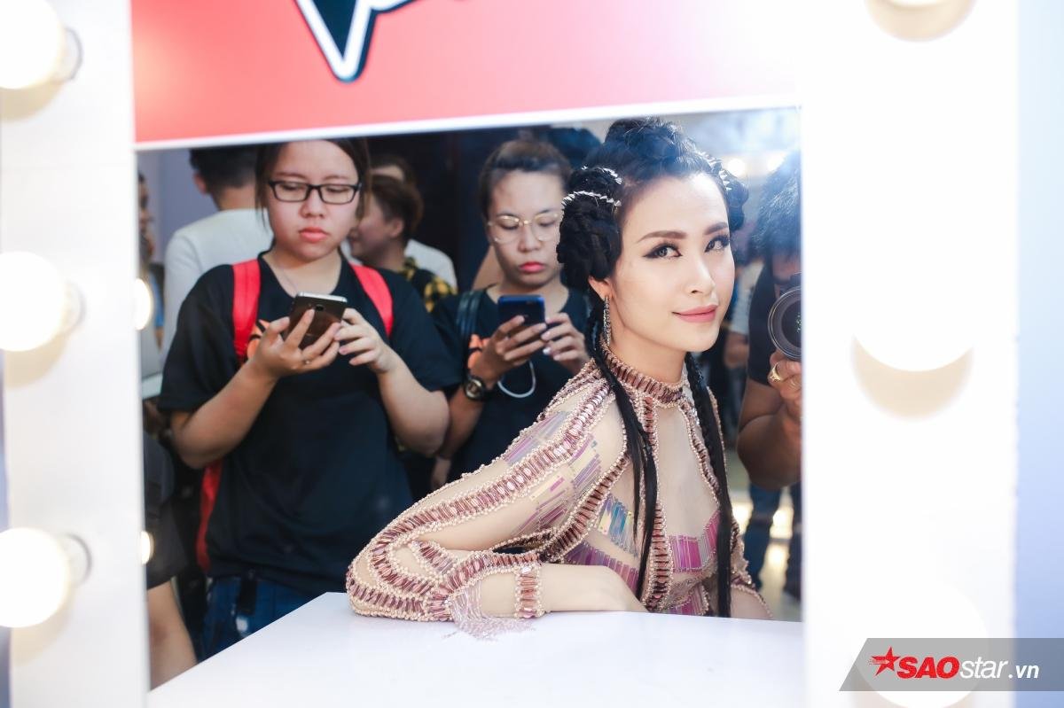 Bộ tứ quyền lực The Voice 2017 'quậy hết cỡ' trong hậu trường buổi ghi hình đầu tiên Ảnh 10