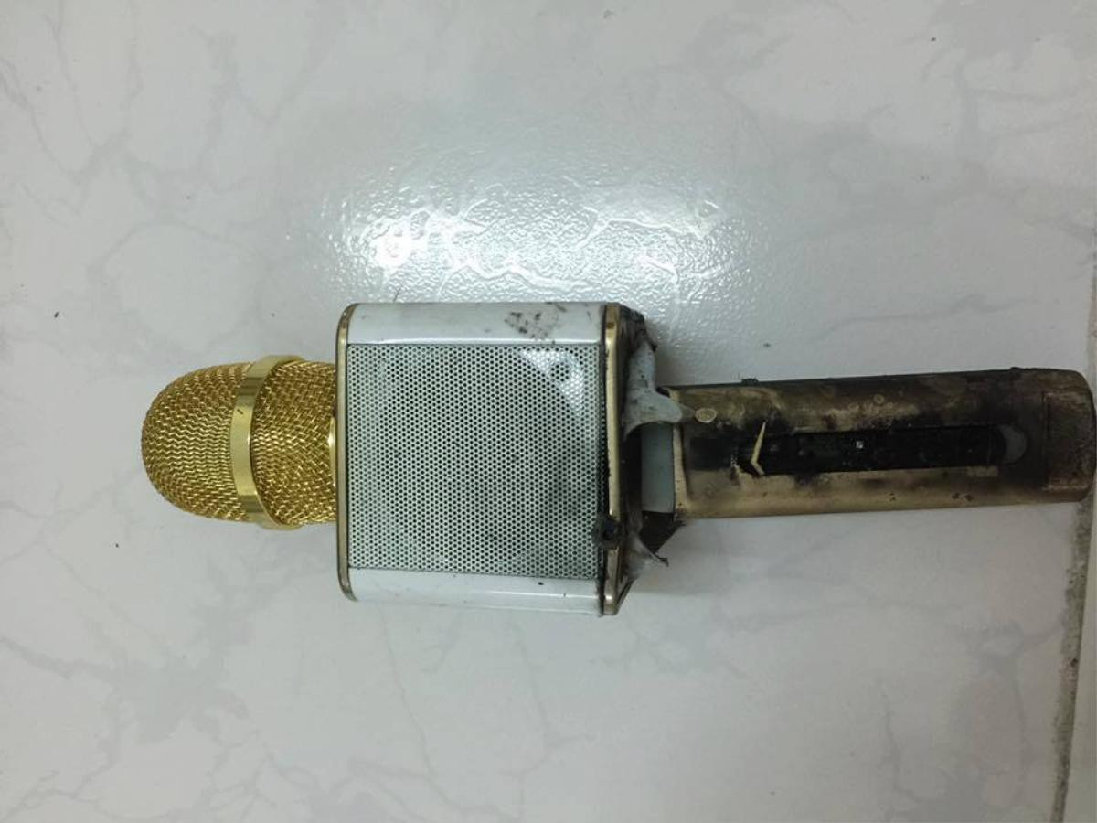 Nghi vấn micro hát karaoke phát nổ khi đang sạc gây hoang mang Ảnh 2