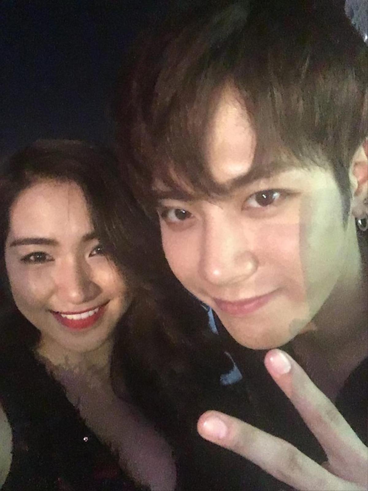 Jackson (GOT7) nói tiếng Việt siêu dễ thương, chủ động 'follow' Instagram Rocker Nguyễn Ảnh 3