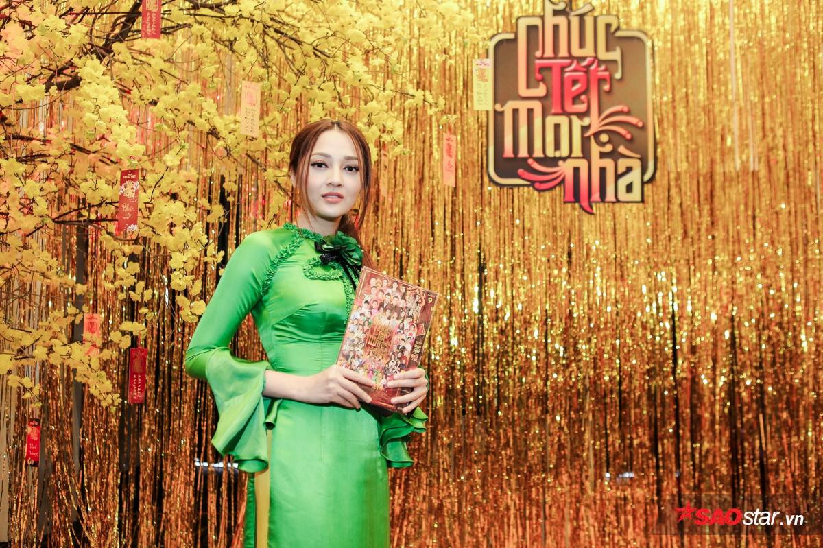 Chúng Huyền Thanh và bạn trai rạng rỡ sánh đôi trong họp báo ra mắt DVD nhạc xuân Ảnh 6