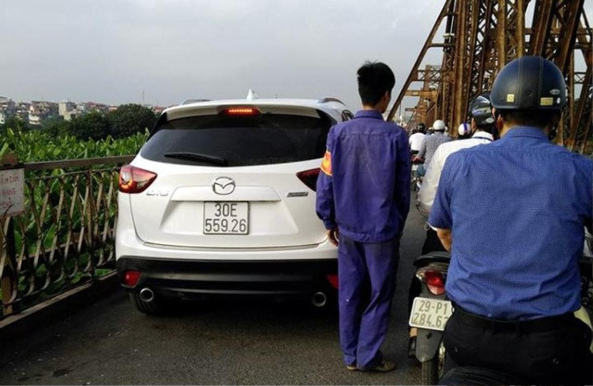 Tìm ra tài xế lái Mazda lên cầu Long Biên sau hơn một tháng Ảnh 1