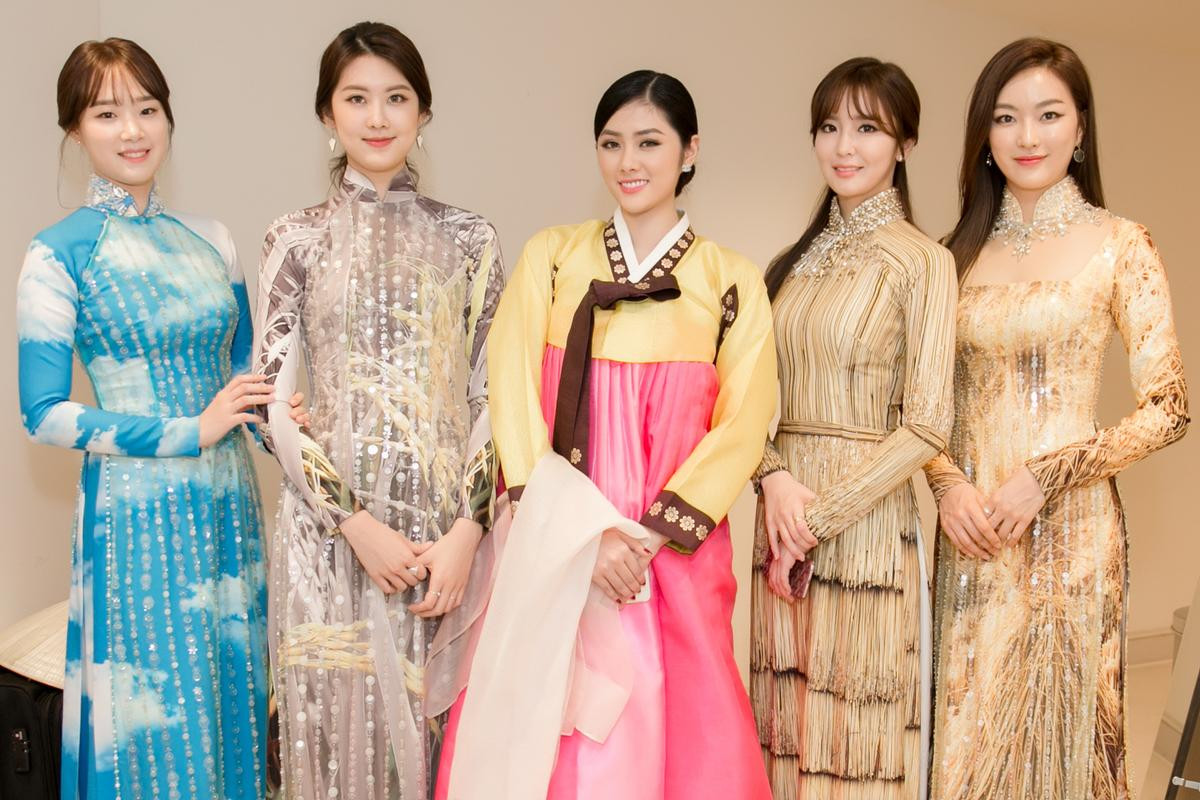 Huỳnh Tiên diện Hanbok, tự tin giao lưu cùng Miss Korea trên sân khấu Ảnh 6