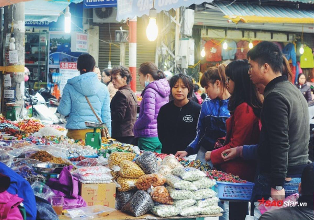 Vị Tết đã 'lạc trôi' trên khắp phố phường Hà Nội rồi Ảnh 12