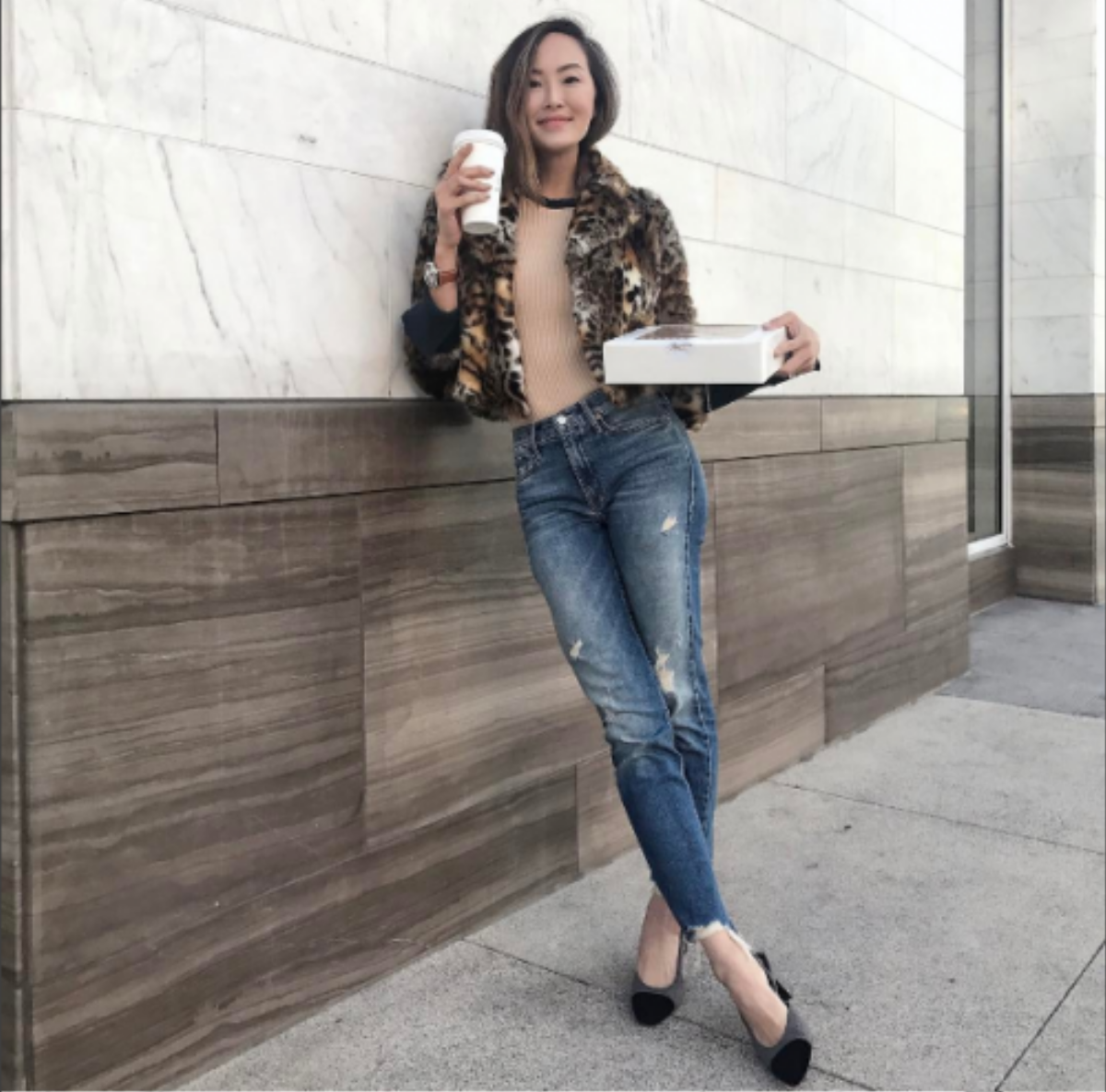 Không phải nằm mơ đâu, vật dụng này chính là phụ kiện siêu hot từ dàn fashion blogger đấy! Ảnh 3