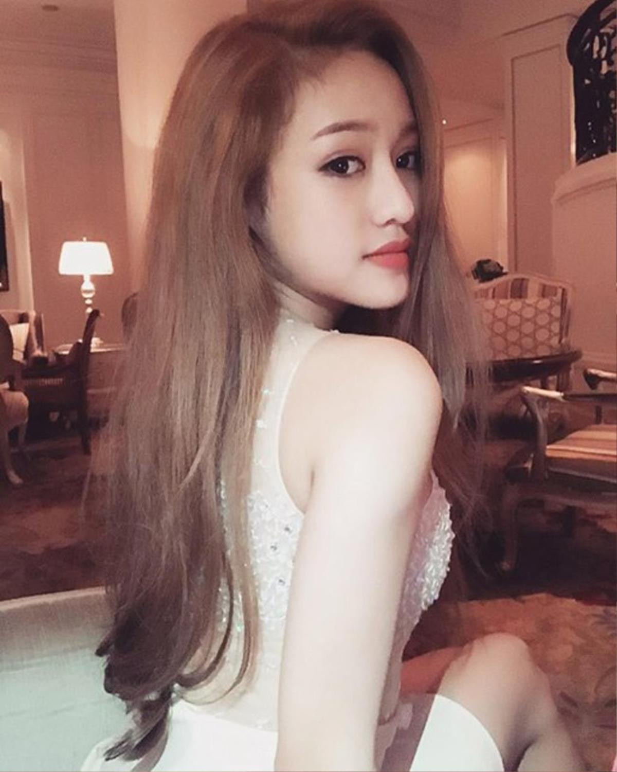 Hot girl khiến tình cũ Midu 'chao đảo' diện váy ngủ mỏng manh Ảnh 16