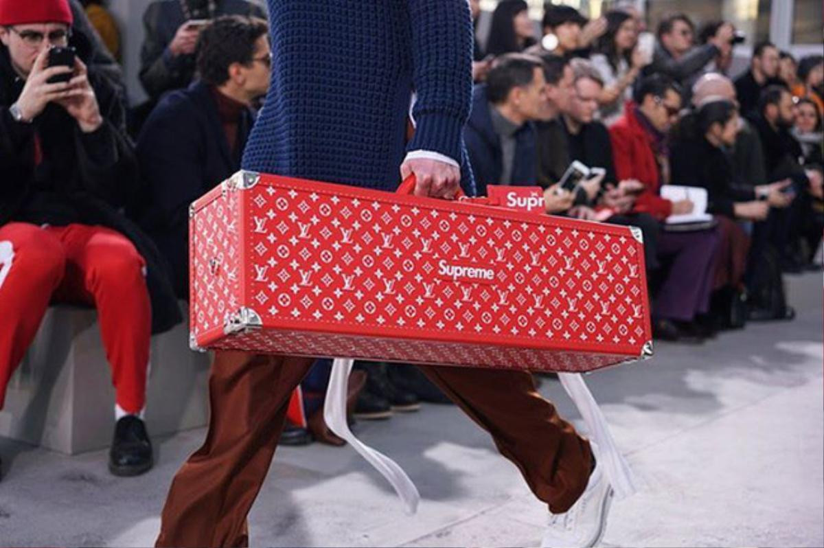 Tin đi: Louis Vuitton vừa gây 'náo loạn' vì màn kết hợp siêu đỉnh cùng thương hiệu Supreme! Ảnh 15