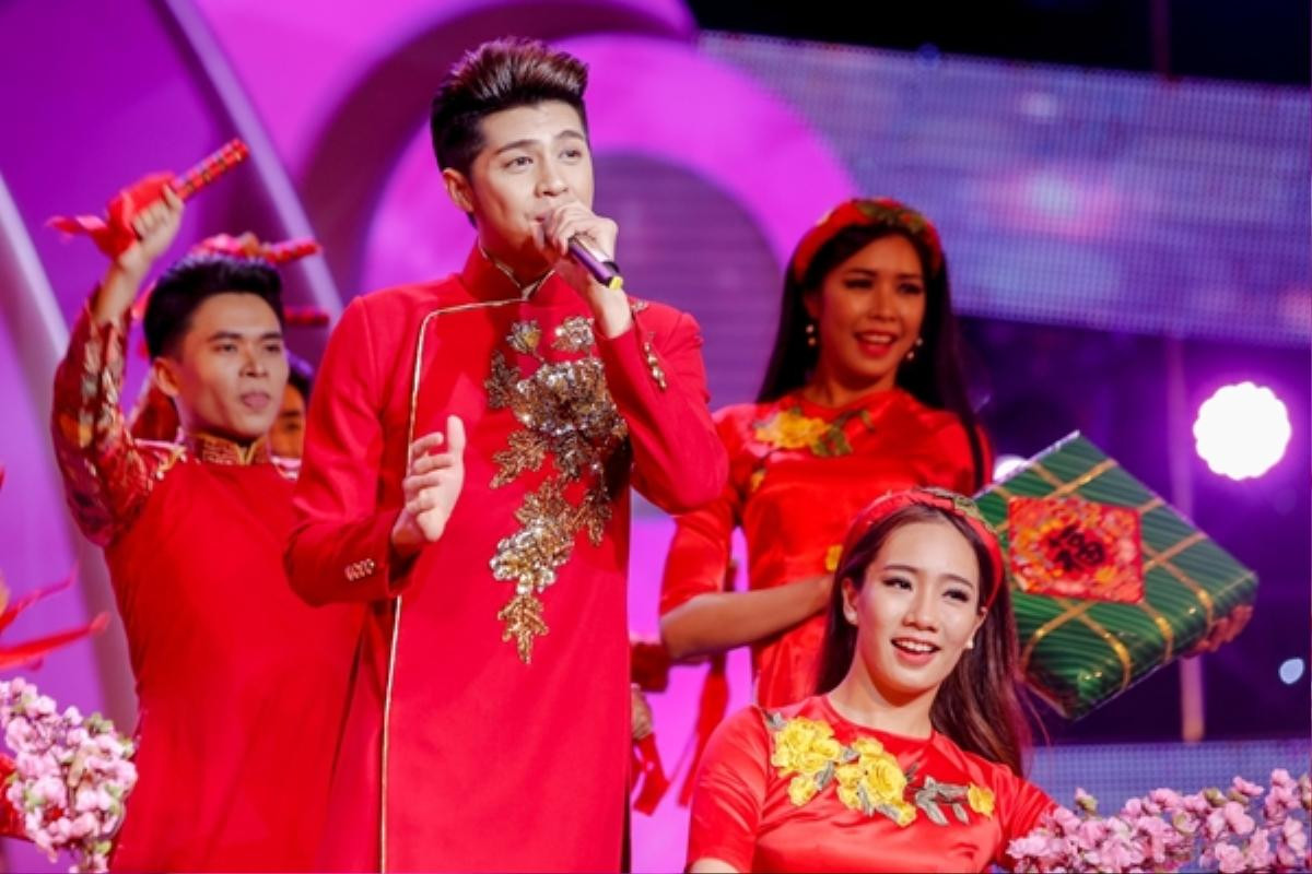 Noo Phước Thịnh 'hội ngộ' 4 học trò nhí The Voice Kids 2016 trong đêm nhạc mừng xuân Ảnh 8