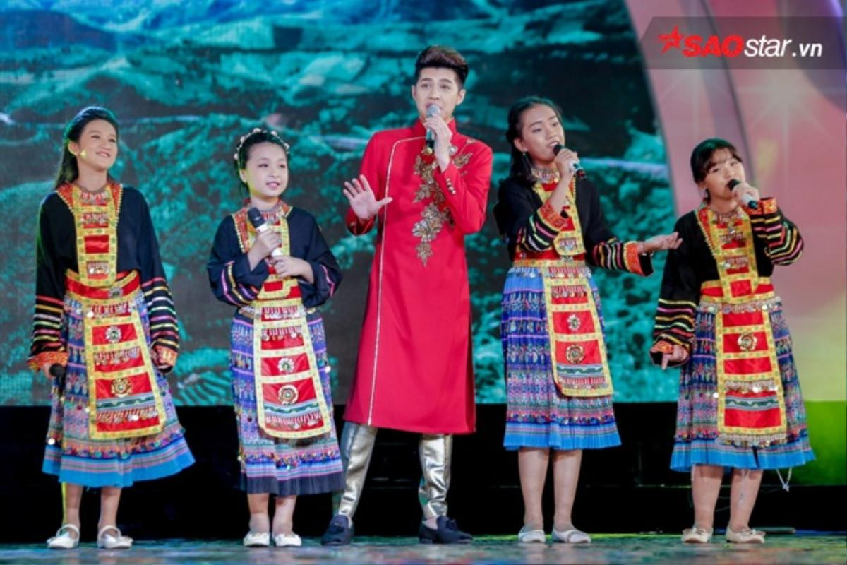 Noo Phước Thịnh 'hội ngộ' 4 học trò nhí The Voice Kids 2016 trong đêm nhạc mừng xuân Ảnh 5