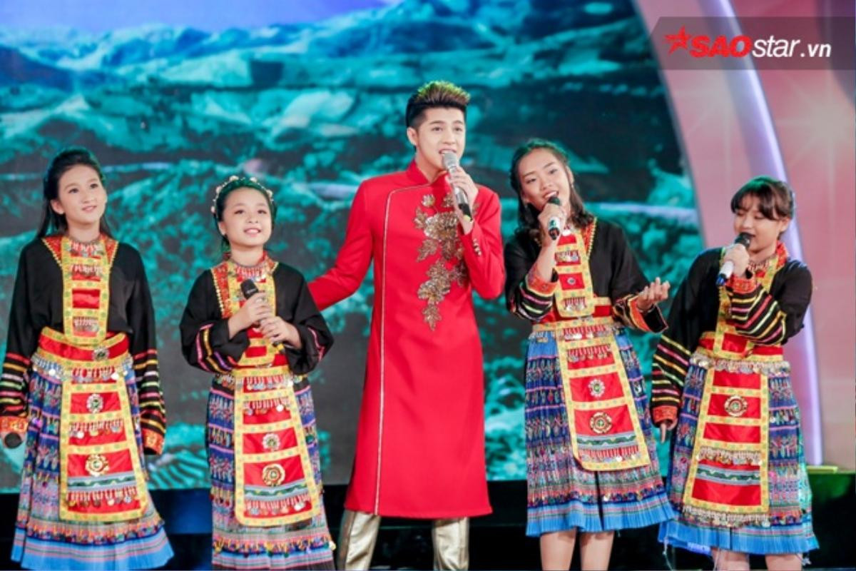 Noo Phước Thịnh 'hội ngộ' 4 học trò nhí The Voice Kids 2016 trong đêm nhạc mừng xuân Ảnh 6