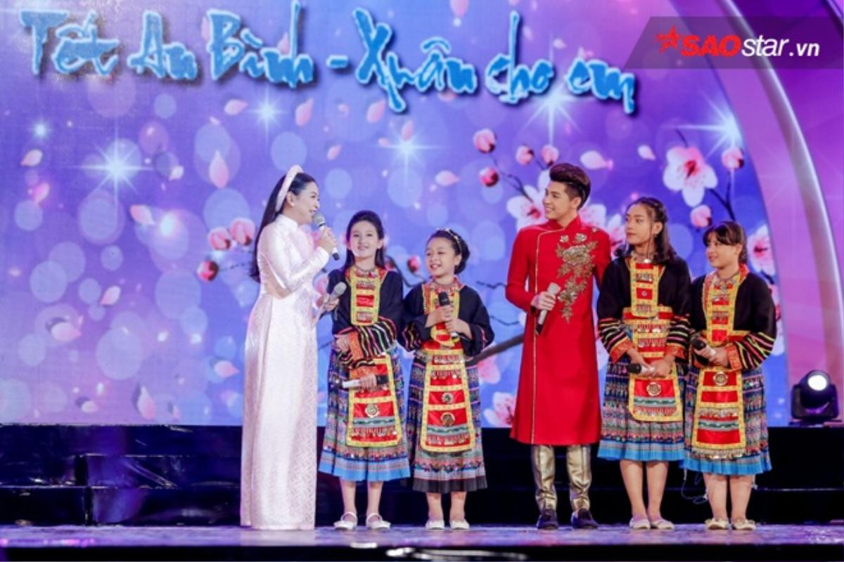 Noo Phước Thịnh 'hội ngộ' 4 học trò nhí The Voice Kids 2016 trong đêm nhạc mừng xuân Ảnh 7