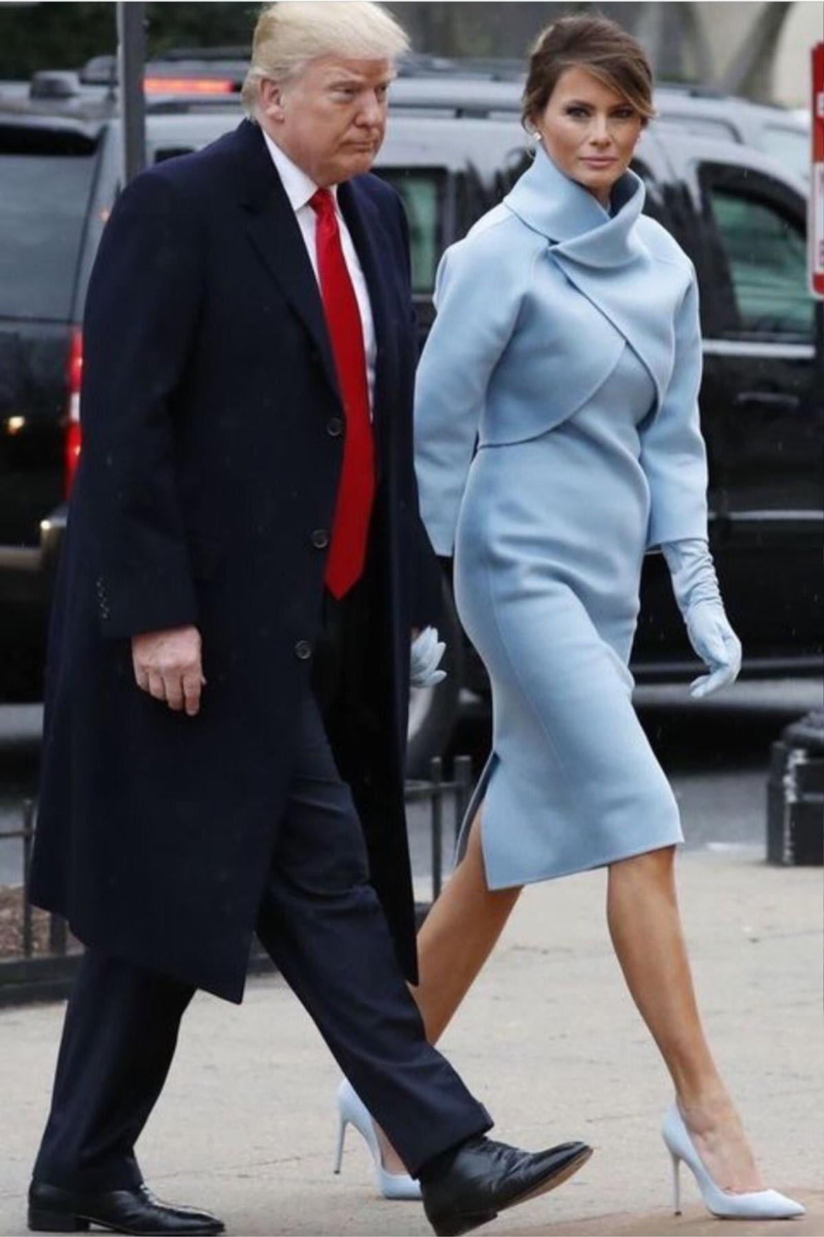 Bộ váy xanh của phu nhân Melania Trump là cả một ẩn ý! Ảnh 3