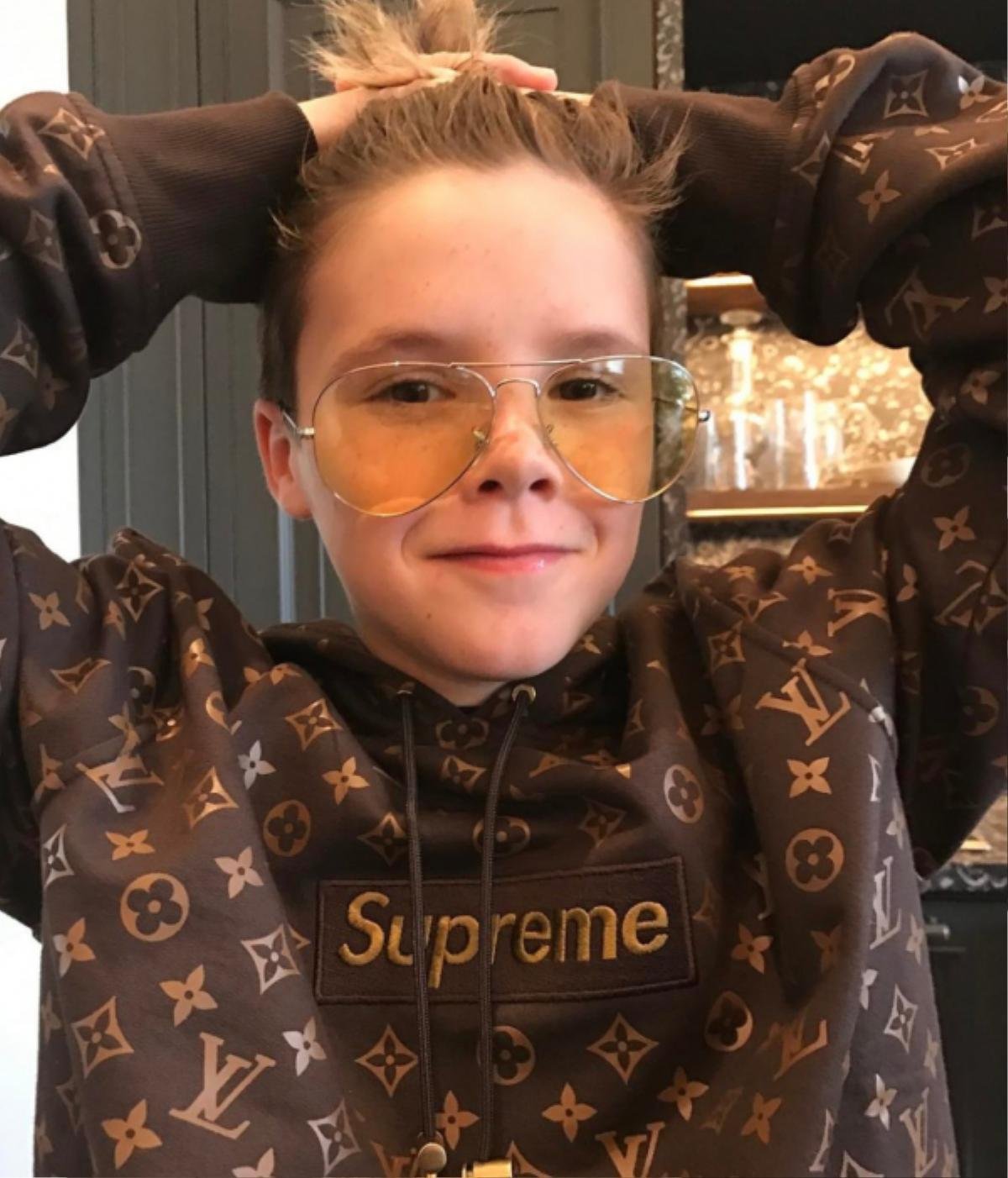 Ghen tị chưa, quý tử nhà Beckham diện BST Louis Vuitton x Supreme trước cả thế giới! Ảnh 2