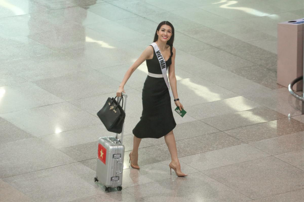 Lệ Hằng được fan chào đón nồng nhiệt khi về nước sau Miss Universe Ảnh 3