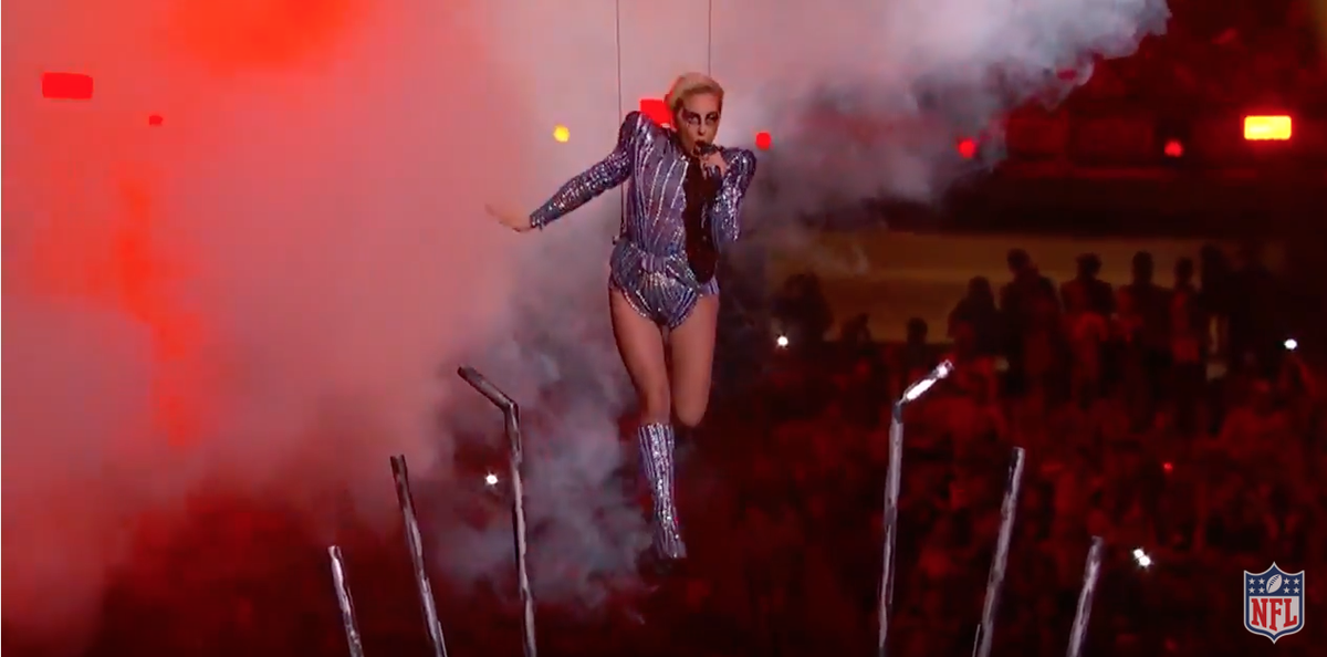 'Kỉ nguyên' Lady Gaga đã trở lại tại sân khấu lớn nhất thế giới Super Bowl Ảnh 6