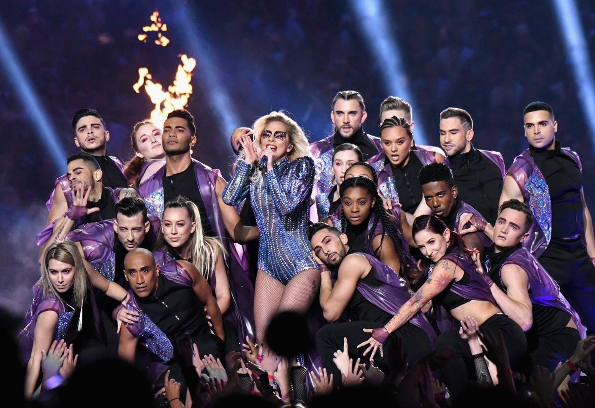 Cả thế giới 'điên đảo' vì Lady Gaga sau show diễn lớn nhất thế giới Super Bowl Ảnh 9