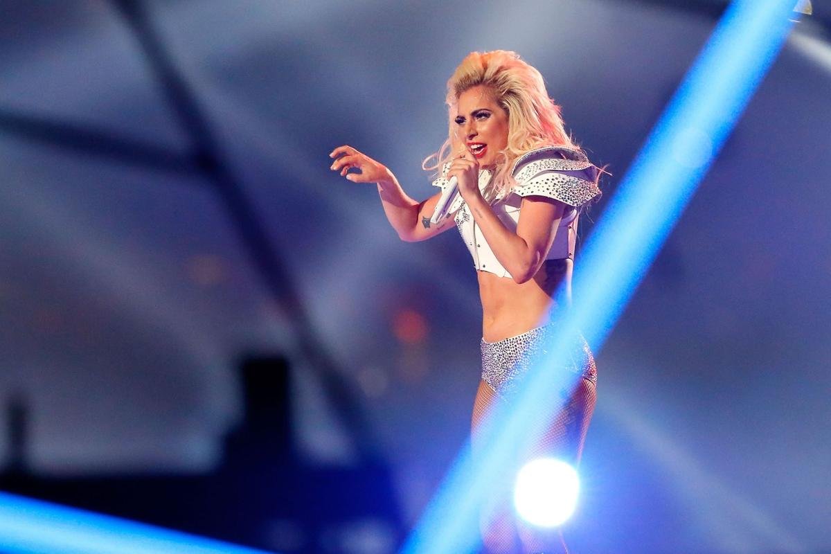 Cả thế giới 'điên đảo' vì Lady Gaga sau show diễn lớn nhất thế giới Super Bowl Ảnh 14