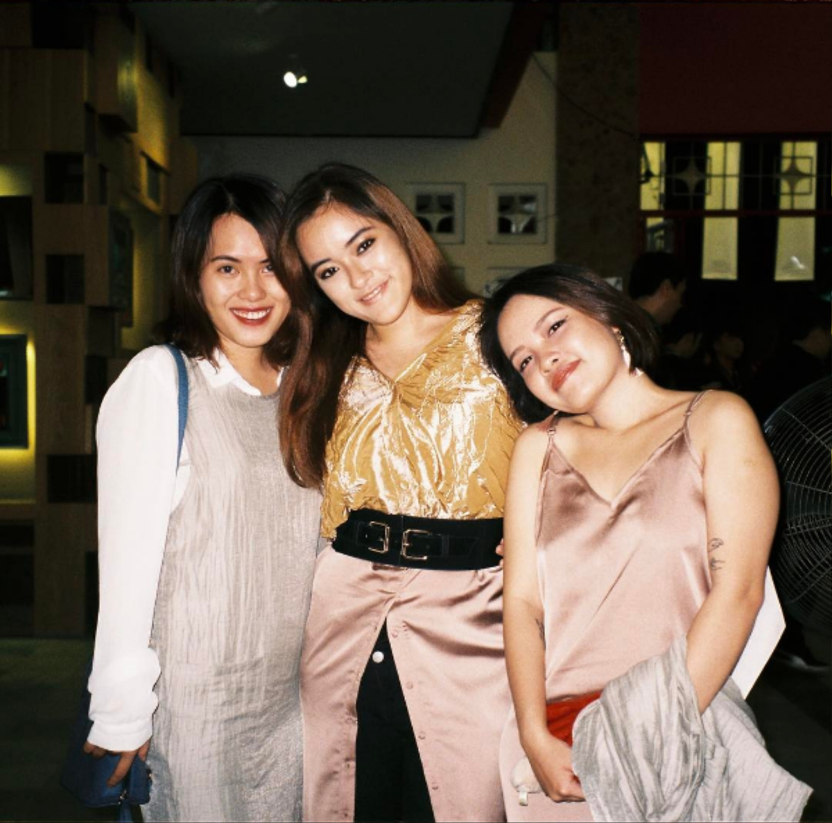 Chụp hình street style bằng máy film, xu hướng khiến giới trẻ 'phát cuồng' Ảnh 12