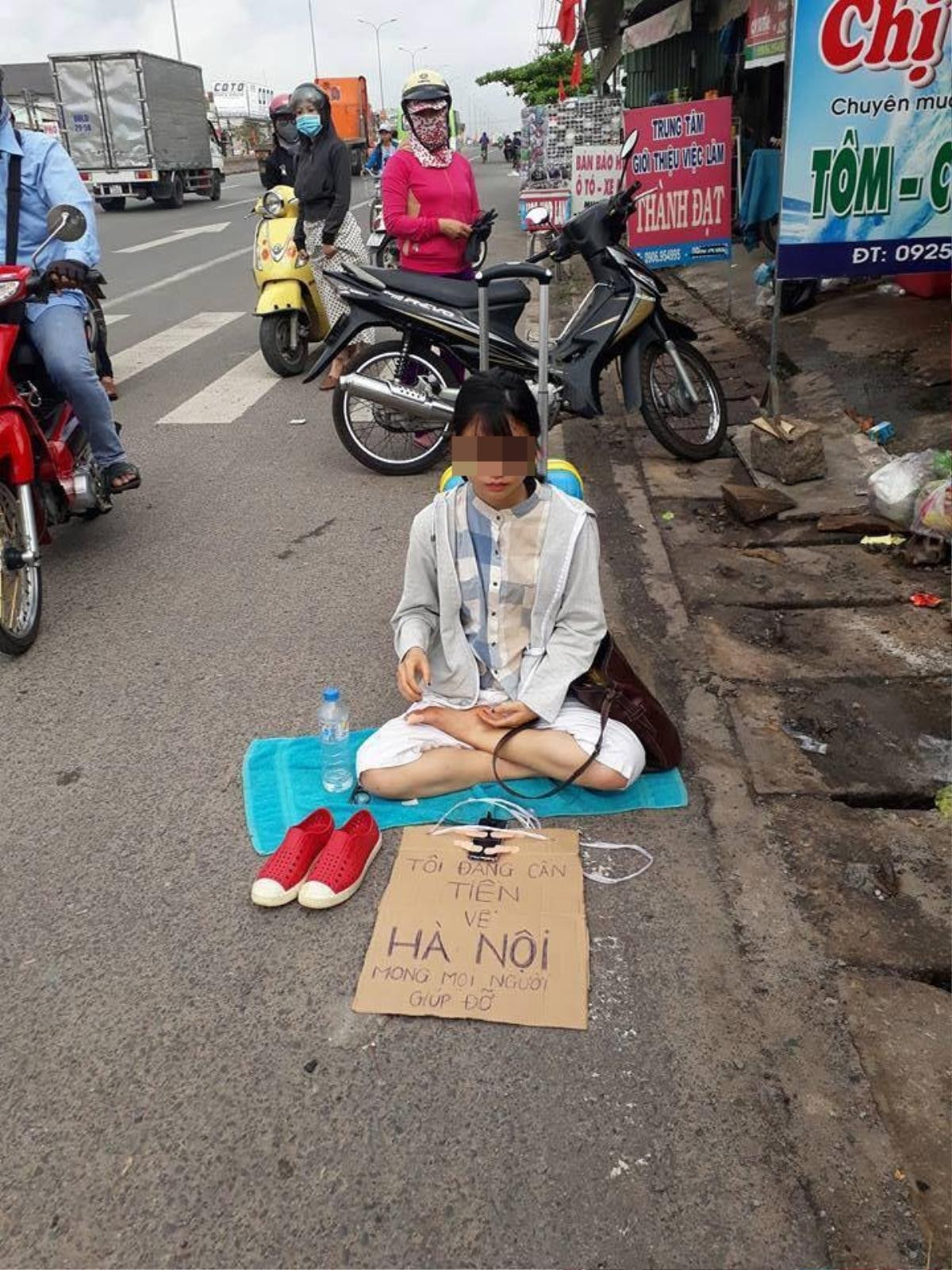 Cô gái ngồi lề đường xin tiền về Hà Nội: 'Khi thì bắt chước tiếng chó hú, khi nói ú ớ không ra tiếng người'? Ảnh 4