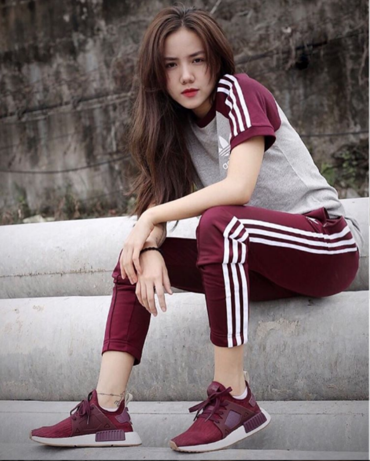 Phương Ly - cô nàng 'không thể ra đường' khi thiếu sneaker Ảnh 11