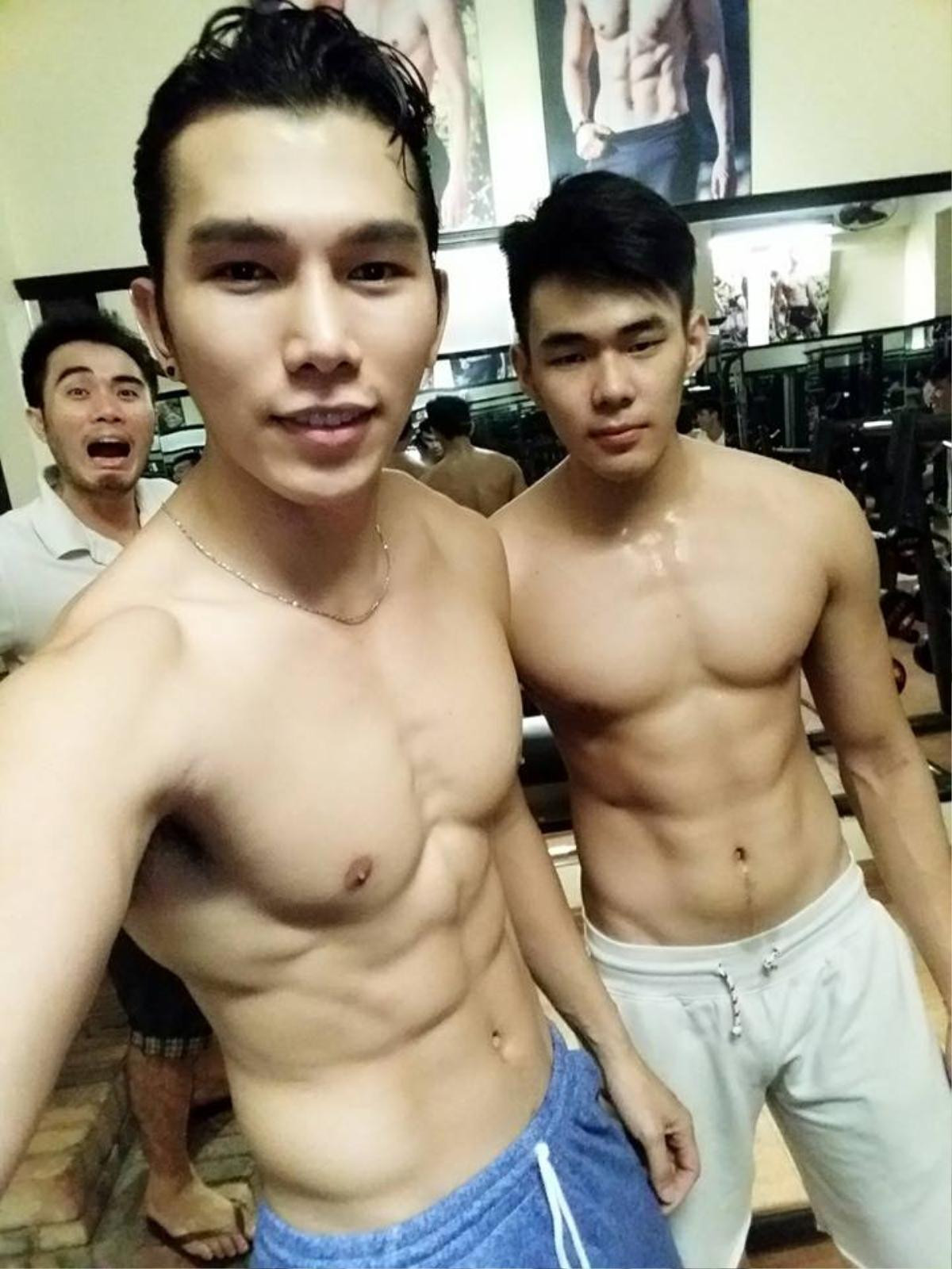 Không thể rời mắt trước thân hình săn chắc của mỹ nam Việt tại phòng gym Ảnh 18