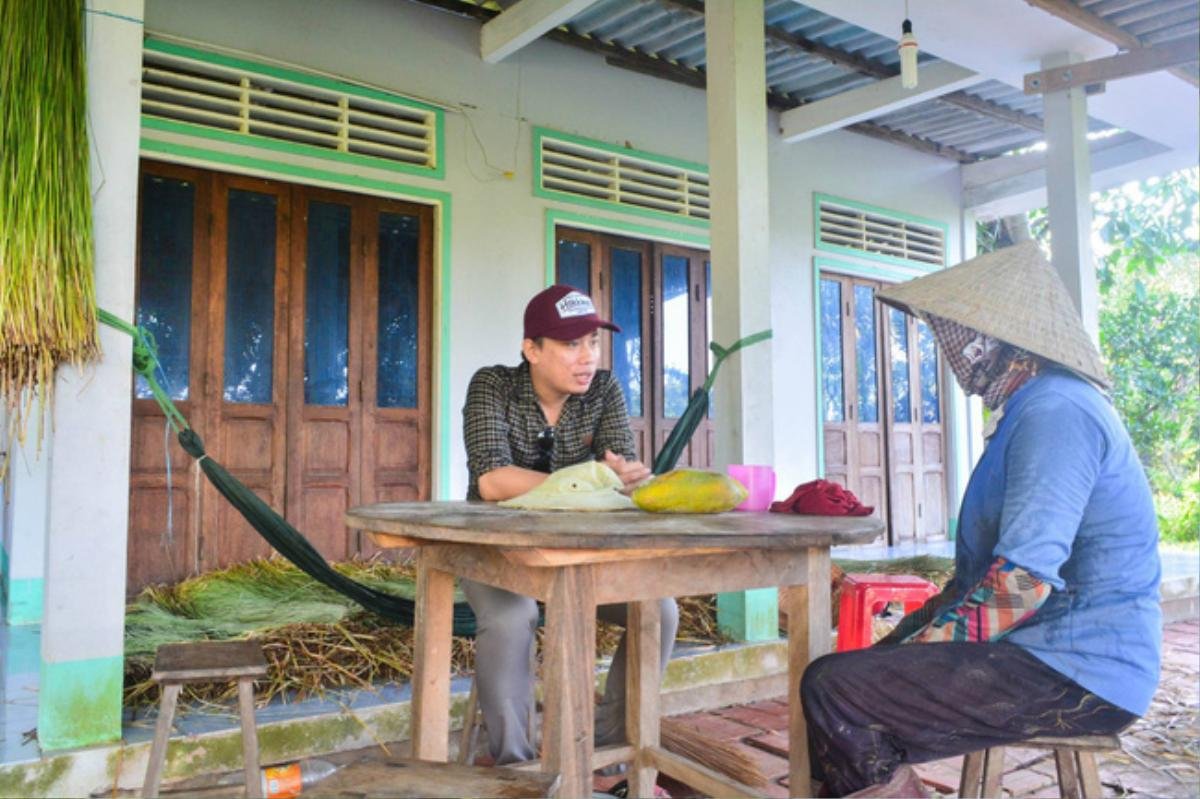 Chuyện một bác sĩ trẻ 'bao đồng', đi khắp tỉnh nghèo để chữa bệnh miễn phí cho bà con Ảnh 2