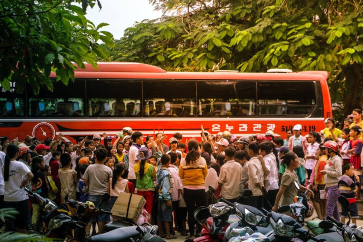 Chuyện một bác sĩ trẻ 'bao đồng', đi khắp tỉnh nghèo để chữa bệnh miễn phí cho bà con Ảnh 6