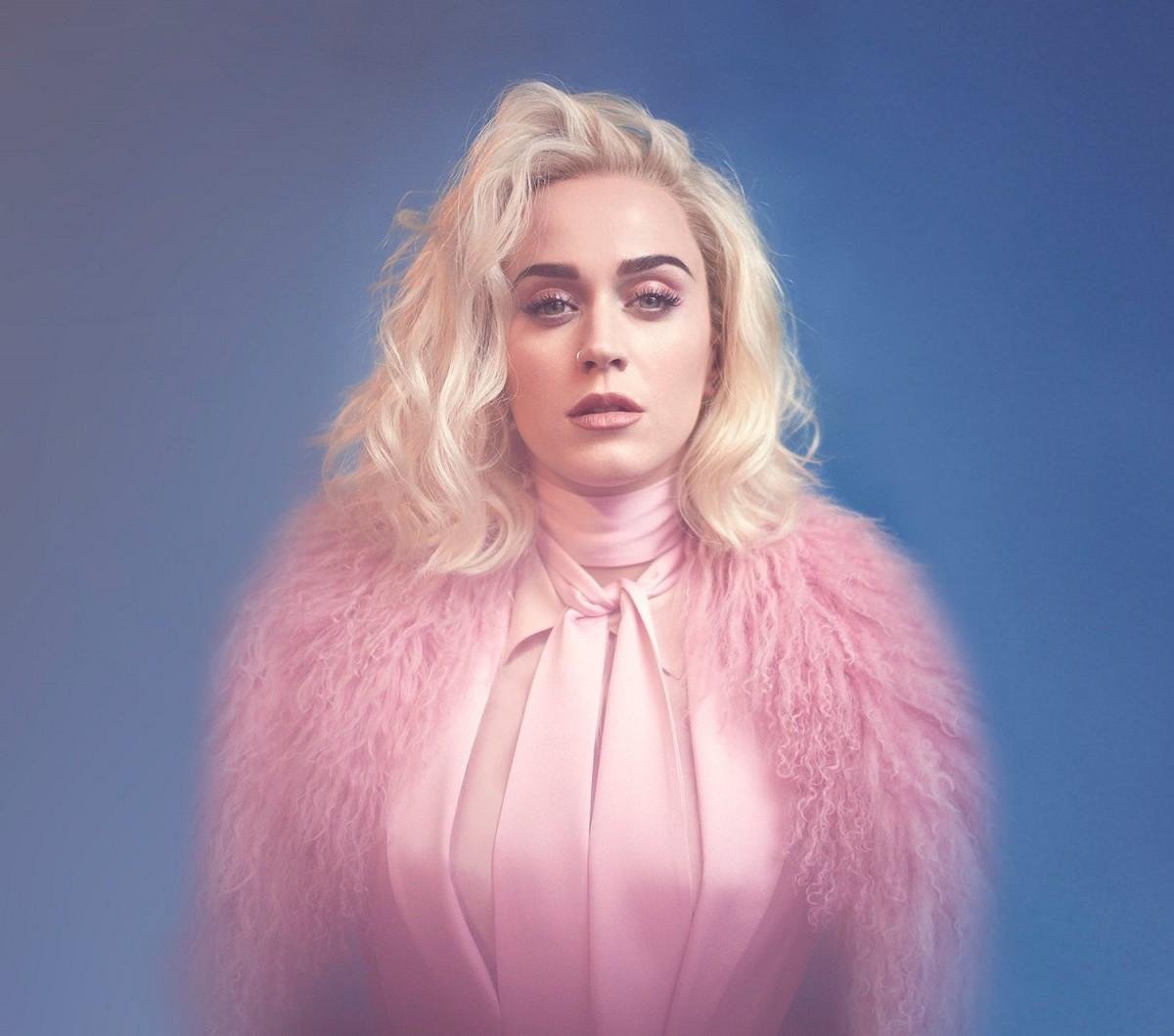 Chỉ trong 1 ngày, fan US-UK dính 'thính' nghiêm trọng từ Katy - Gaga - Selena Ảnh 1