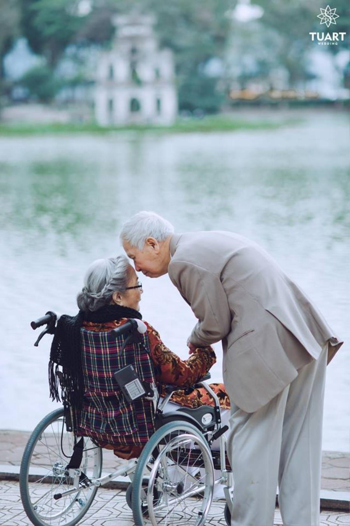 Không phải soái ca hay ngôn tình bộ ảnh này chứng minh tình yêu thời 'ông bà anh' là hoàn toàn có thật Ảnh 2