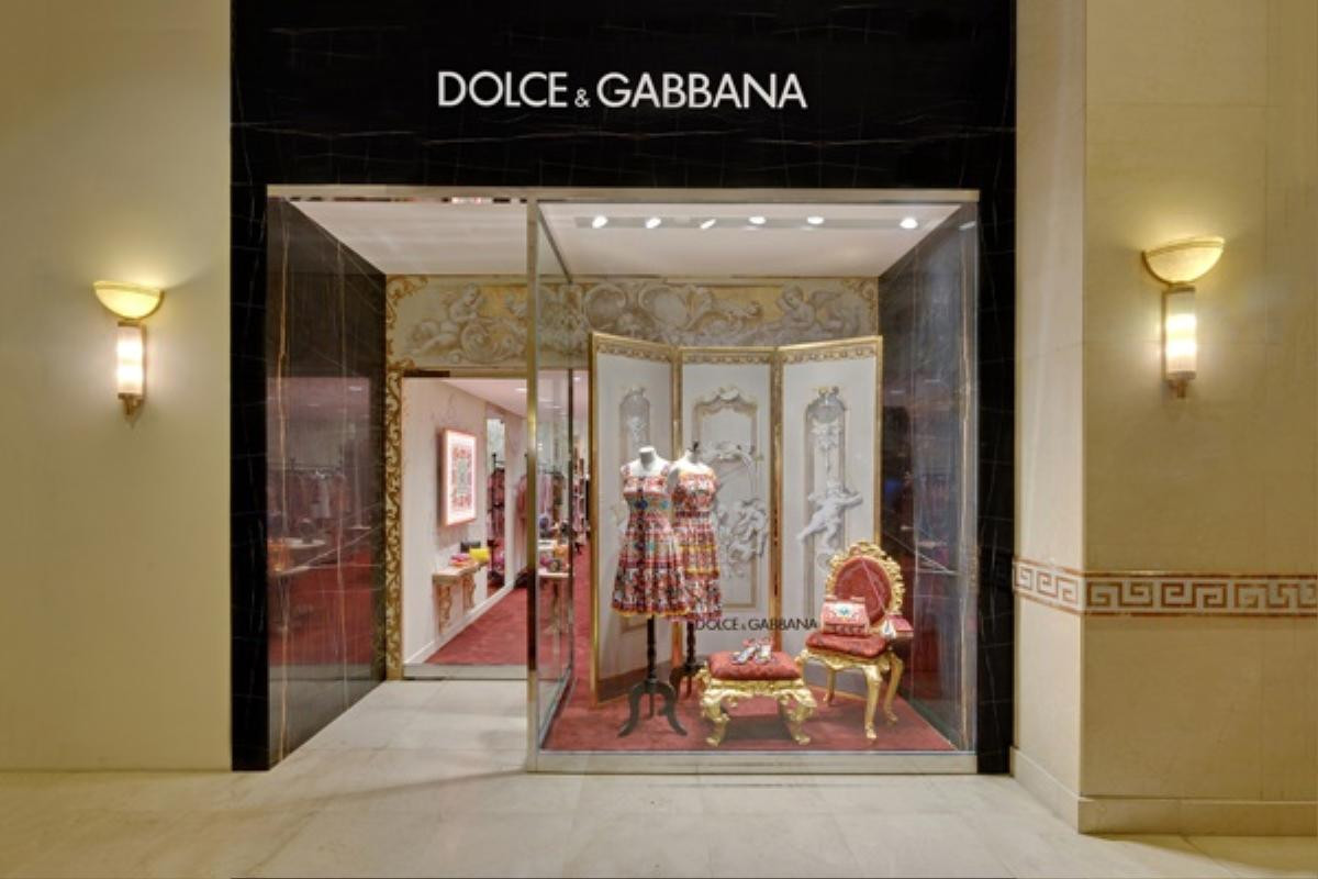 Dolce&Gabbana đã có mặt tại TP HCM, tín đồ thời trang Việt lại tung tẩy mua sắm đầu năm thôi Ảnh 3