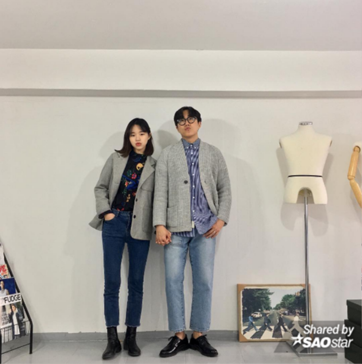 Trở thành couple cool nhất mùa Valentine với chỉ 1 cách pose dáng duy nhất Ảnh 1