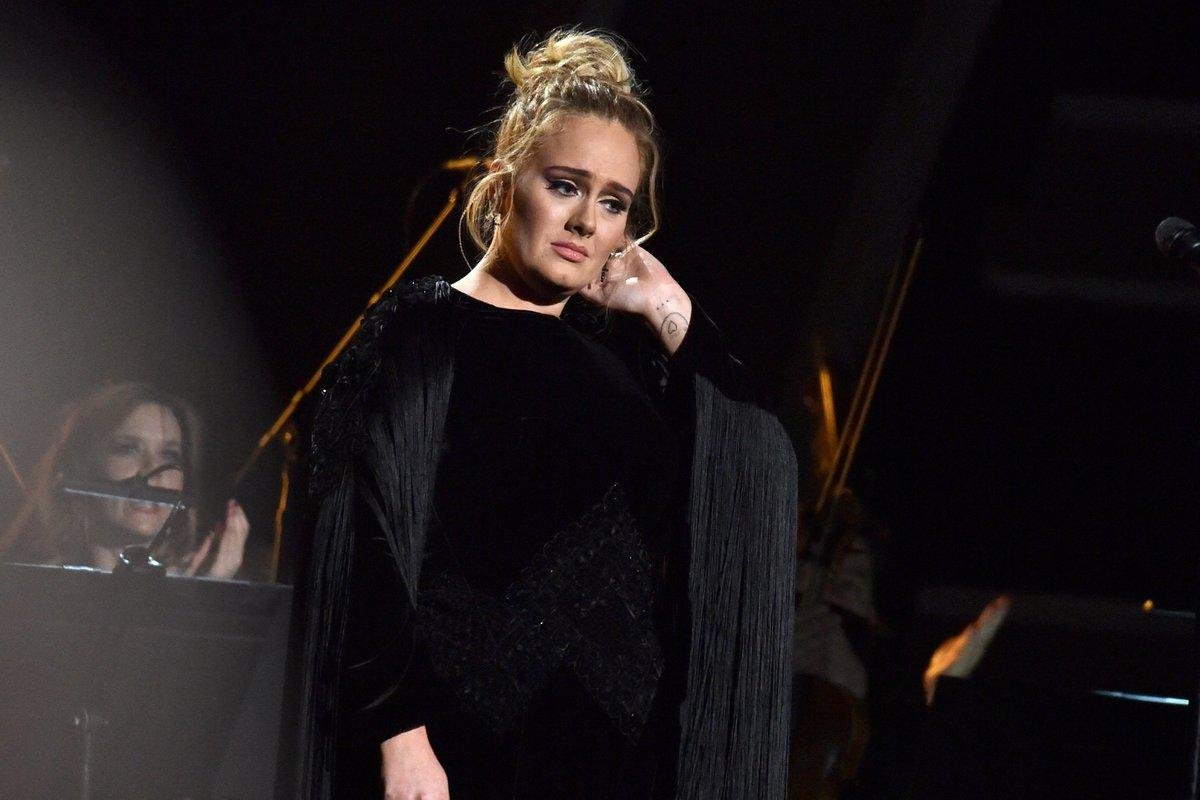 Cái kết bất ngờ của Grammy: Adele 'hốt' hết giải quan trọng, Beyoncé gần như trắng tay! Ảnh 52