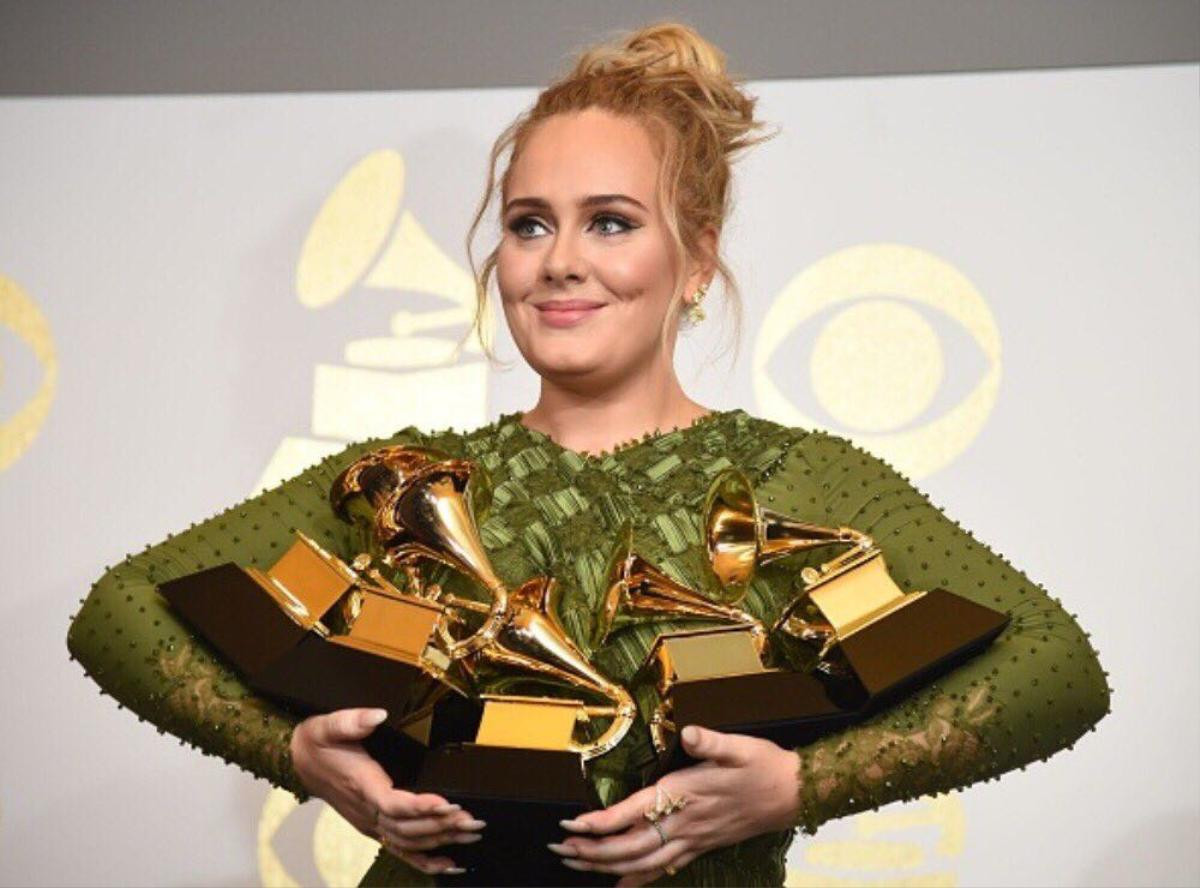 Grammy 2017: Khoảnh khắc lịch sử không phải ai cũng có nhưng Adele lại dành tất cả cho Beyoncé! Ảnh 1